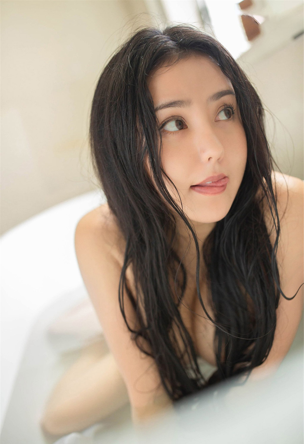 Manuela Maruna Sexy Lace Alluring Bathroom Wet Body Series