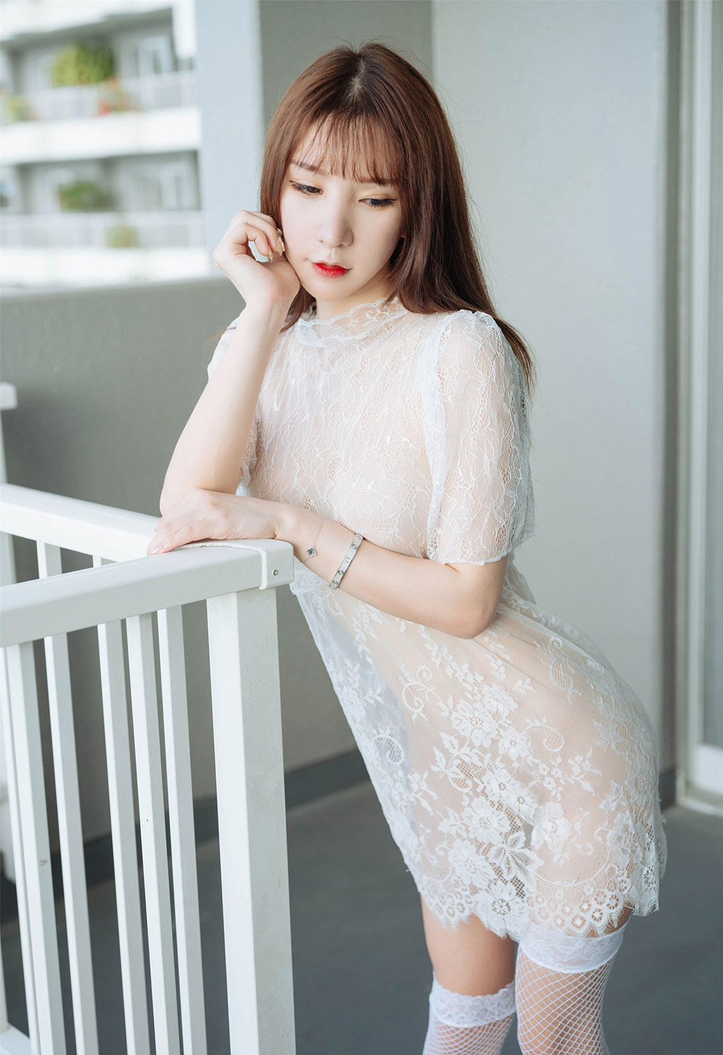 Zhou Yu Xi Sandy's exquisite hollowed-out underwear and lace stockings