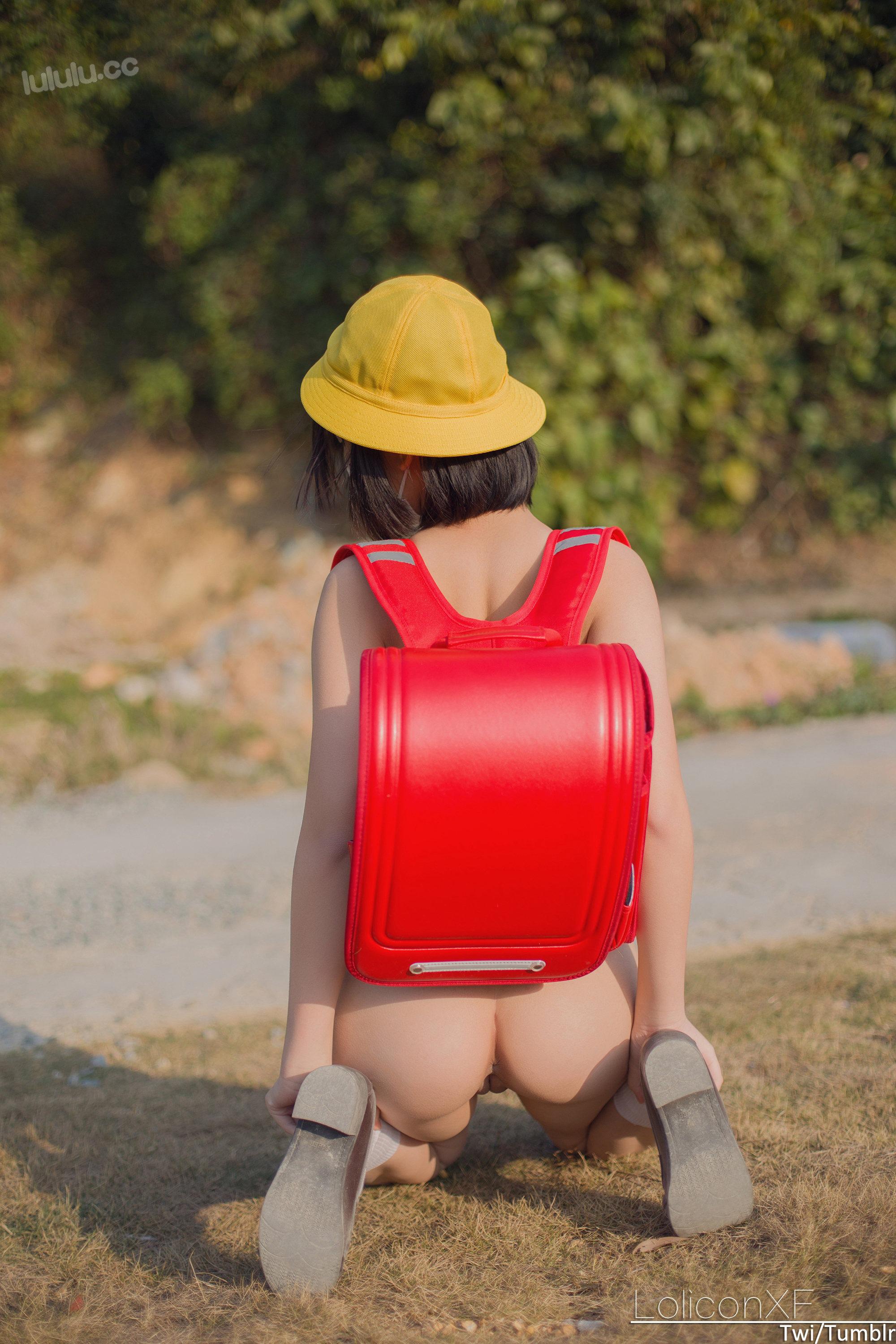 悠寶] 幼稚園露出 44P