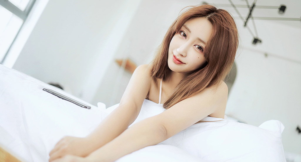 Lin Zixin's vaguely semi-transparent underwear, the ultimate temptation.