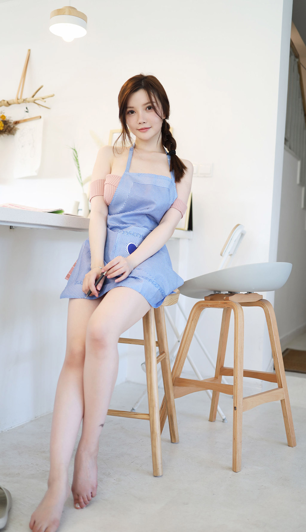 Nuomeizi Mini Gương Mặt Trẻ Trung Ngực Khổng Lồ Nữ Hầu Gái Tại Nhà Chủ Đề