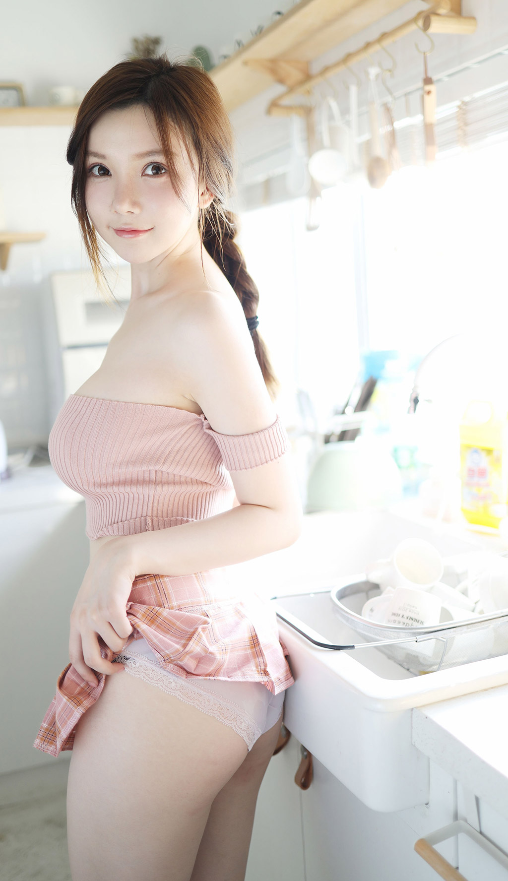 糯美子Mini童顏巨乳居家女僕主題