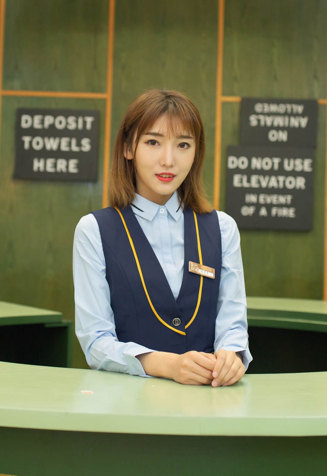 Lục Huyền Huyền tất đen mông cong giày cao gót chân đẹp vớ quyến rũ bộ ảnh riêng tư