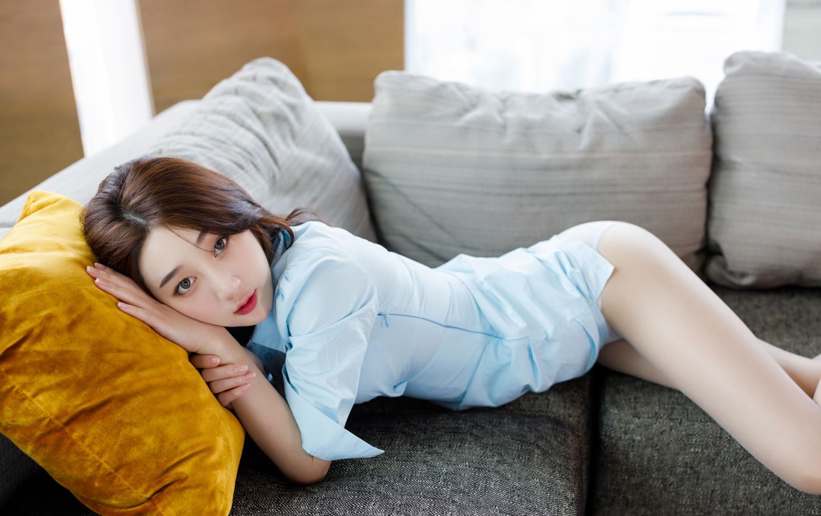 九月生丝袜美腿诱惑性感玉足完美翘臀高清图片