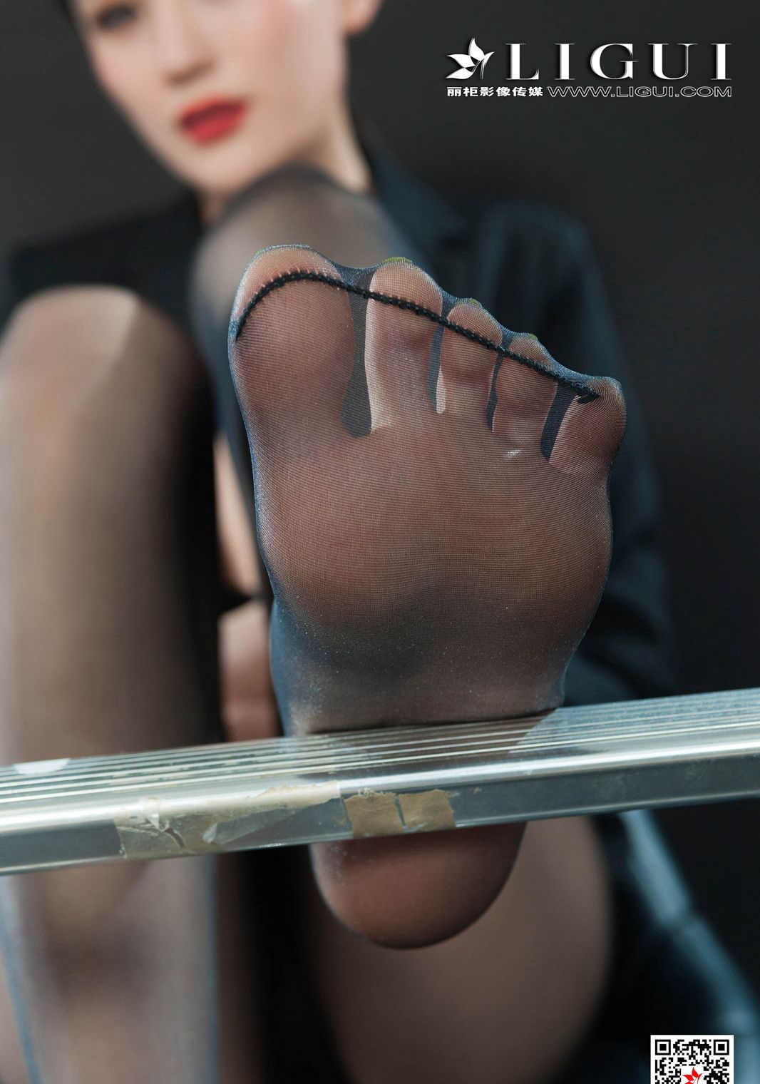 Ultimate Tattooed Beauty in Black Stockings: Seductive High Heels, Jade Feet, and Plump Beautiful Legs Photo Collection