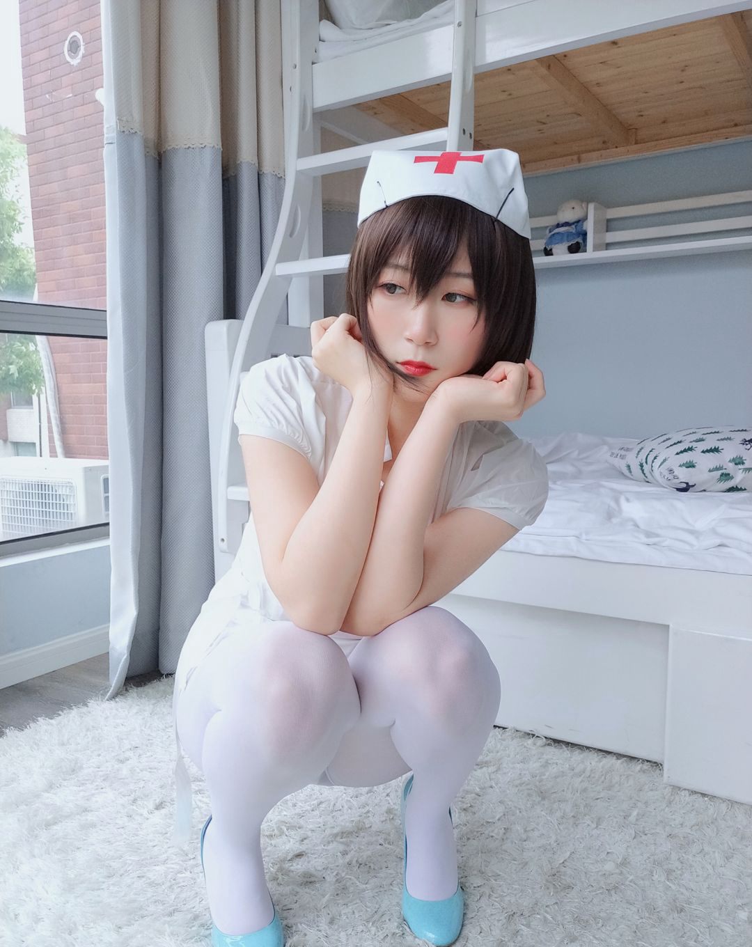 大尺度COS超污白銀81白絲美腿性感護士裝