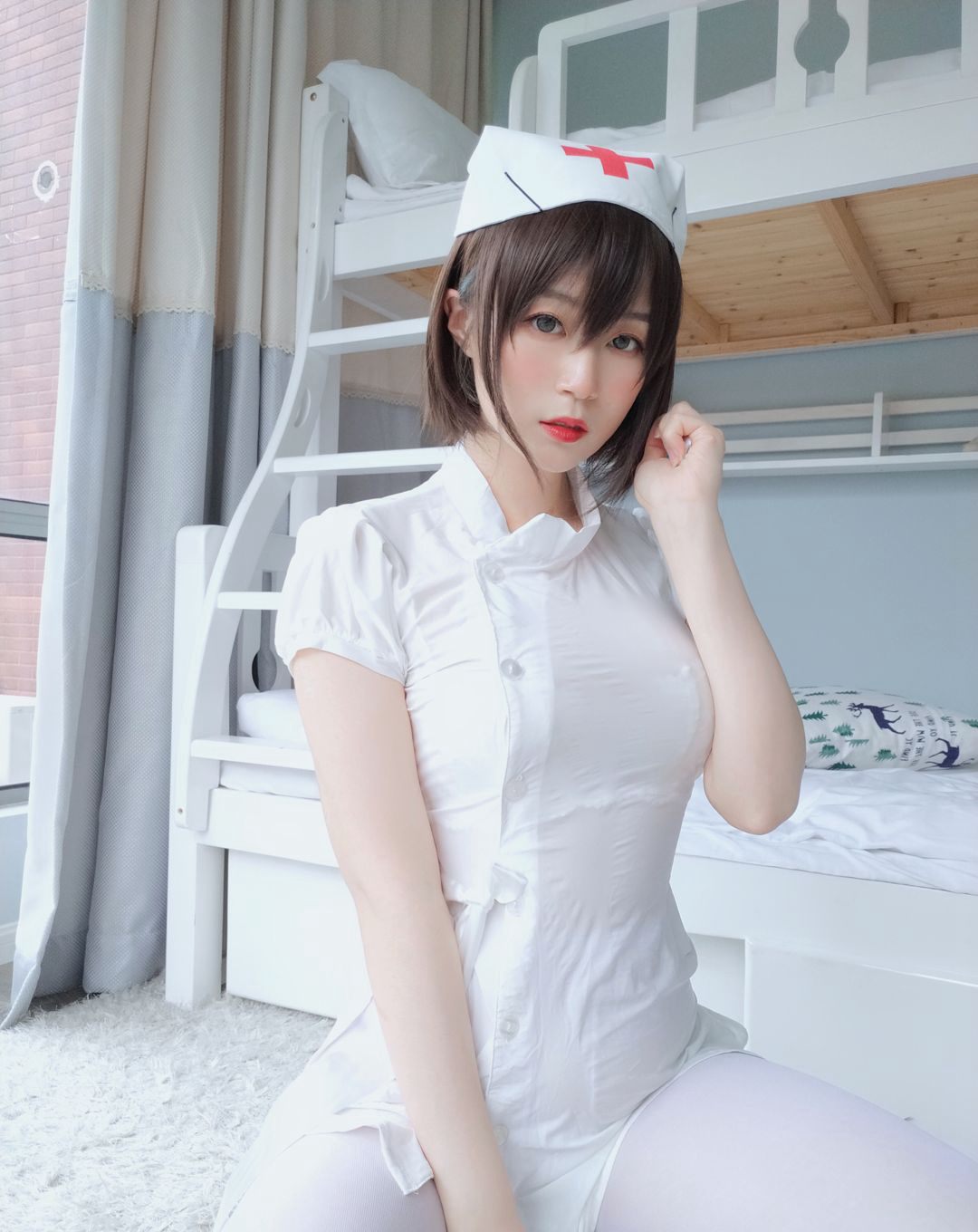 大尺度COS超污白銀81白絲美腿性感護士裝