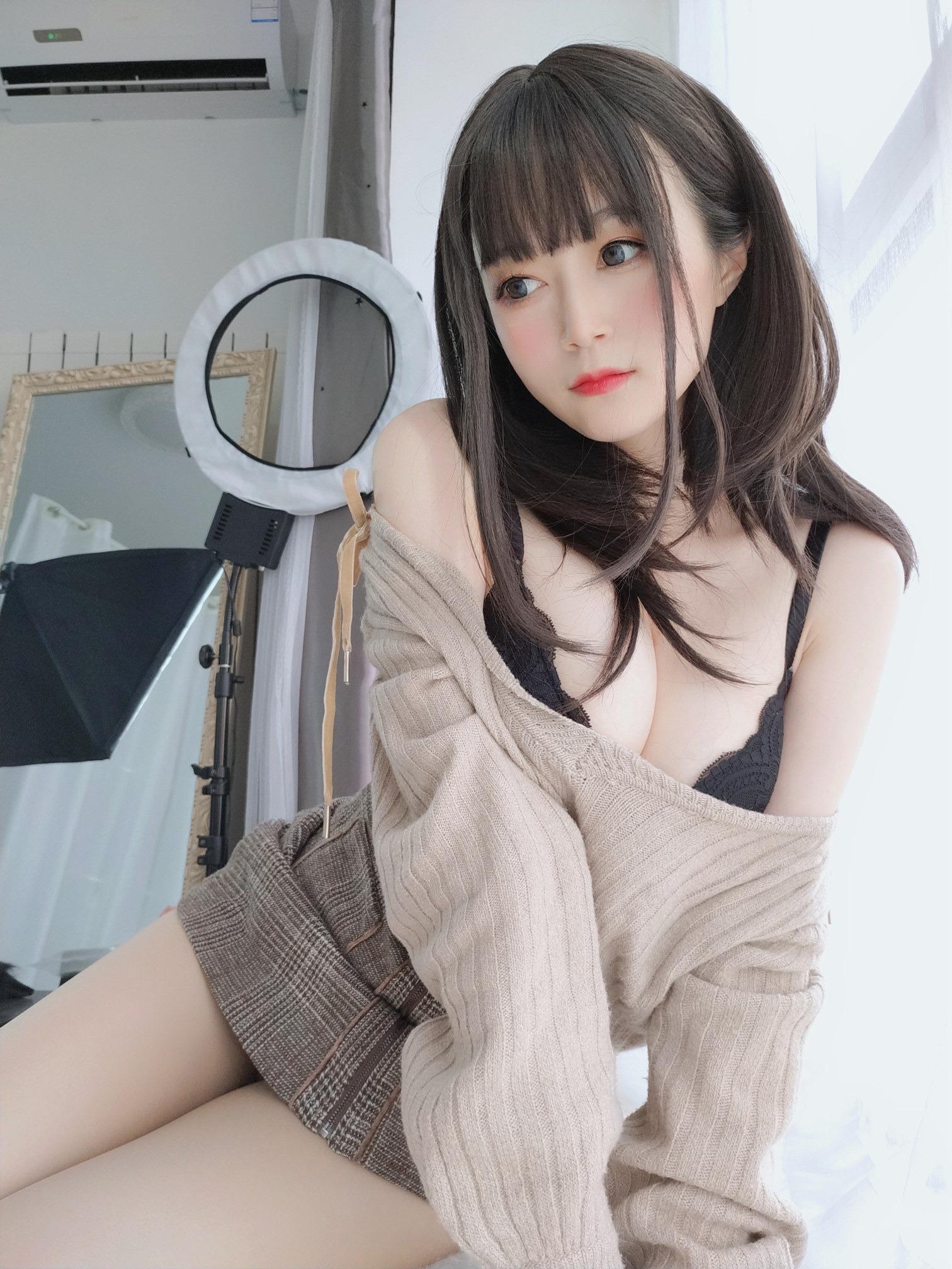 Bạch Ngân 81 - Hậu bối ngọt ngào 130P