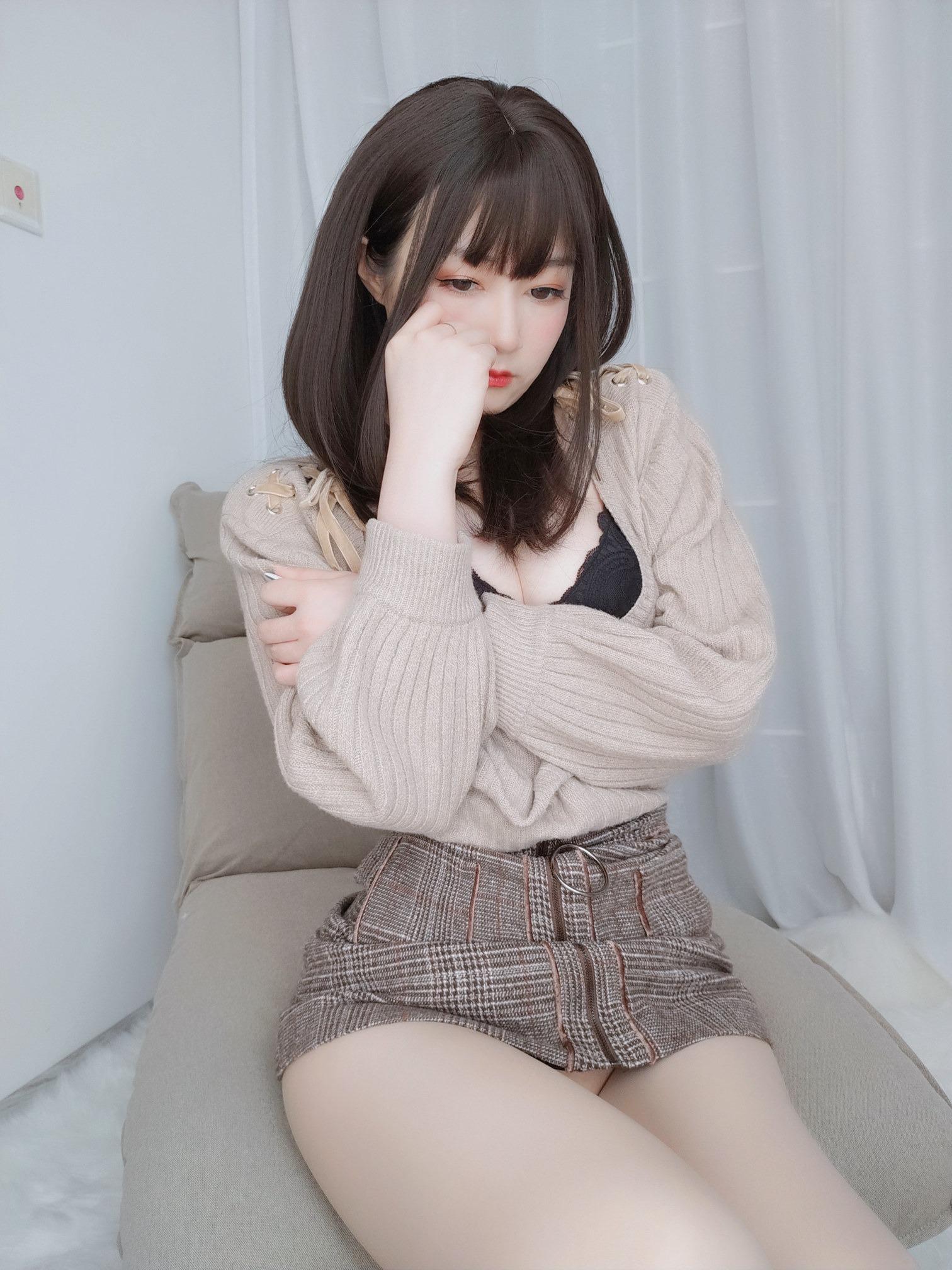 Bạch Ngân 81 - Hậu bối ngọt ngào 130P