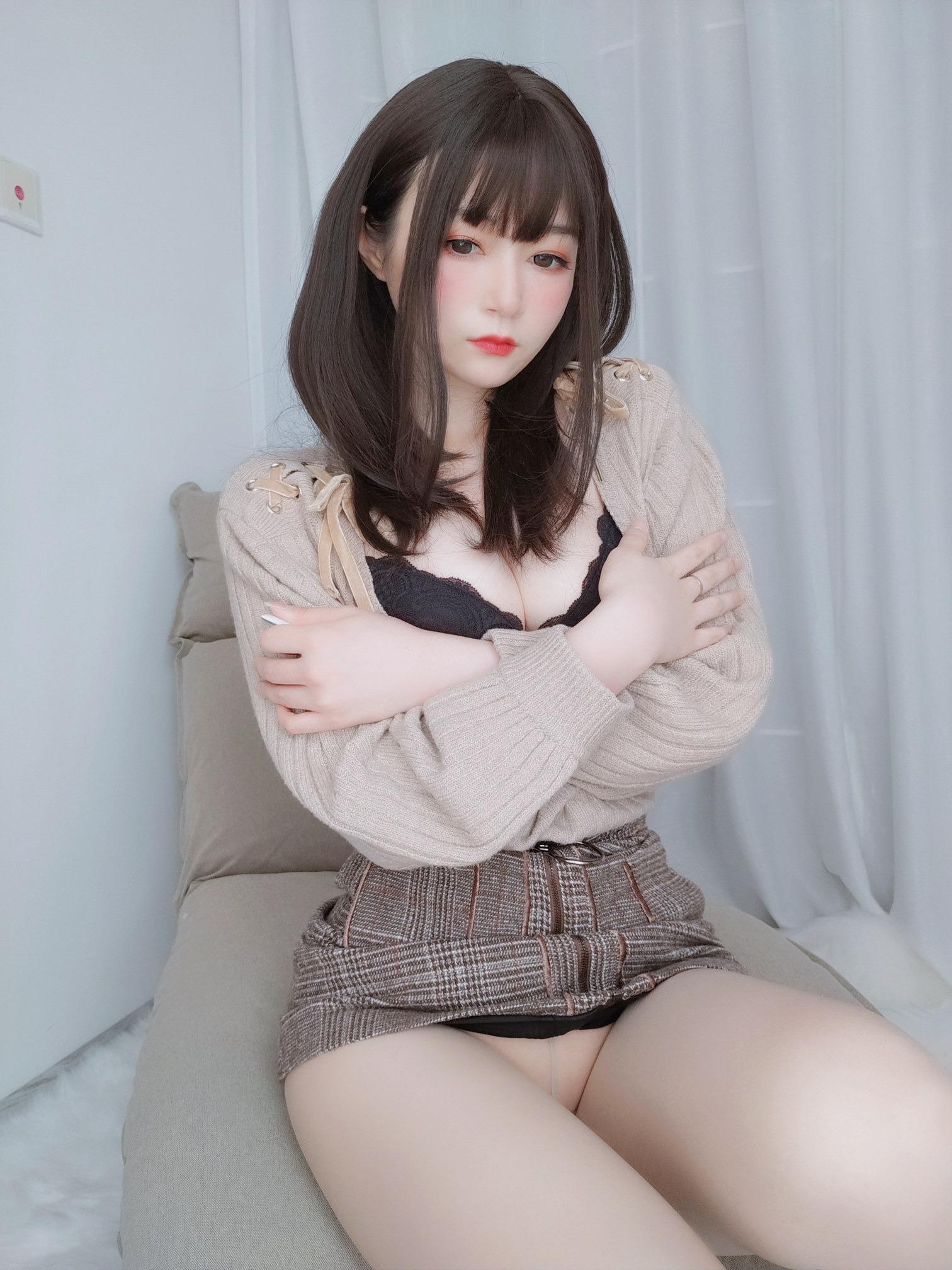 Bạch Ngân 81 - Hậu bối ngọt ngào 130P