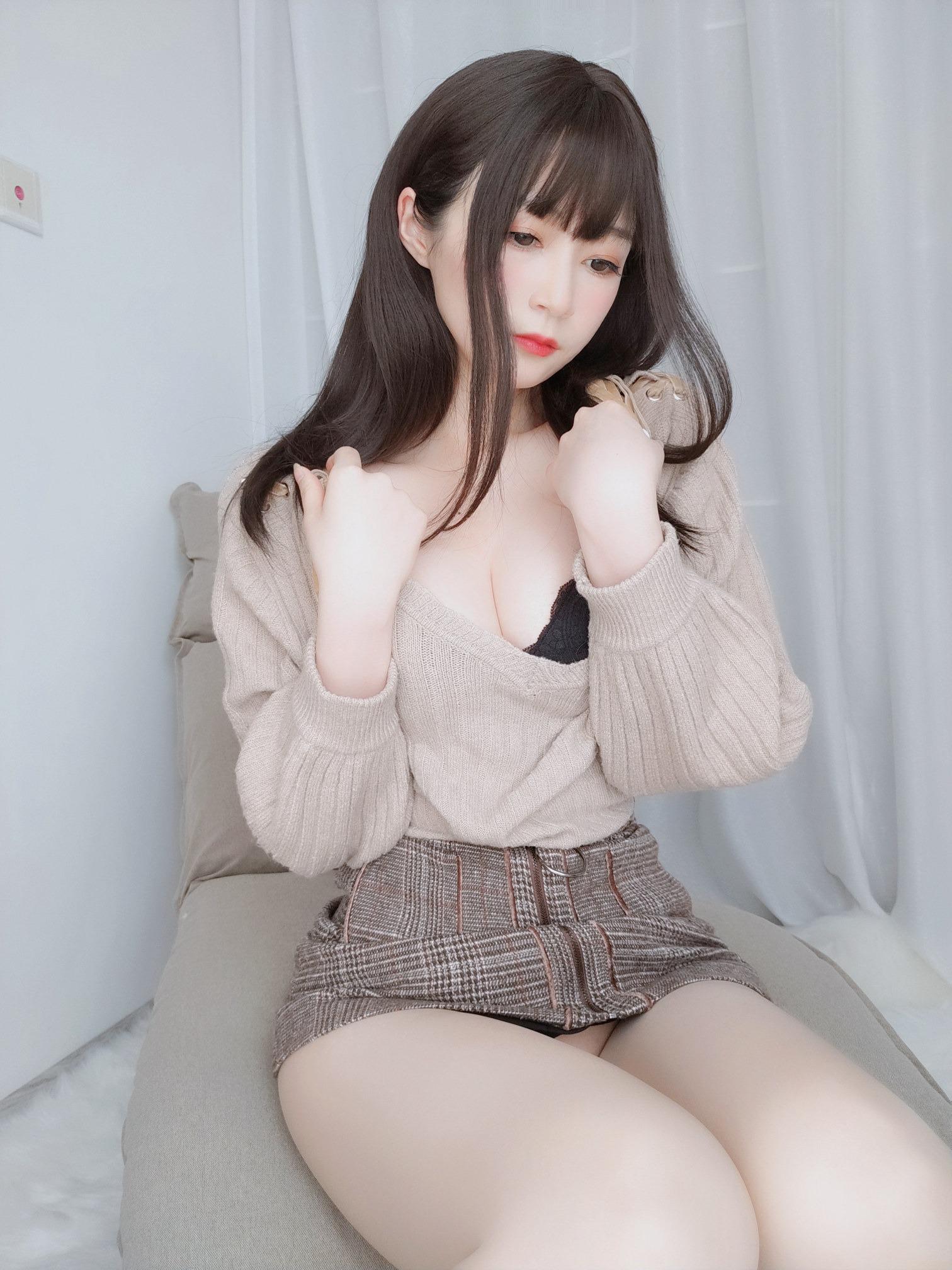 Bạch Ngân 81 - Hậu bối ngọt ngào 130P