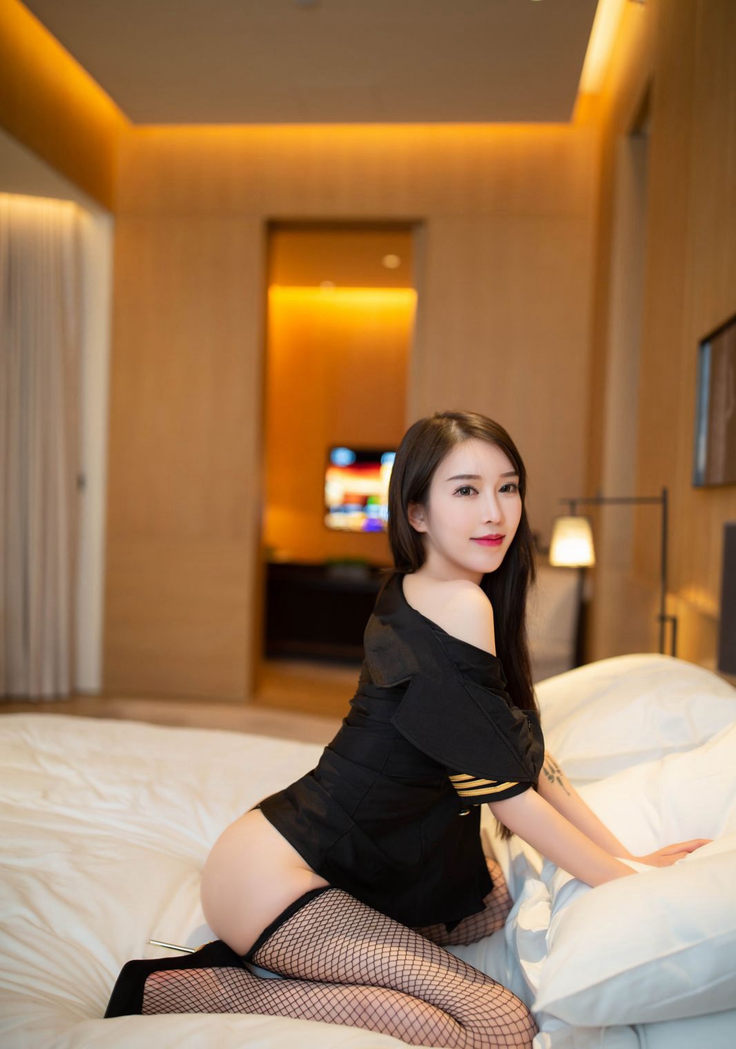 Beautiful Legs Fishnet Stockings Beauty Yutu Miki Seductive Flight Attendant Uniform Large Scale Thong Photoshoot
