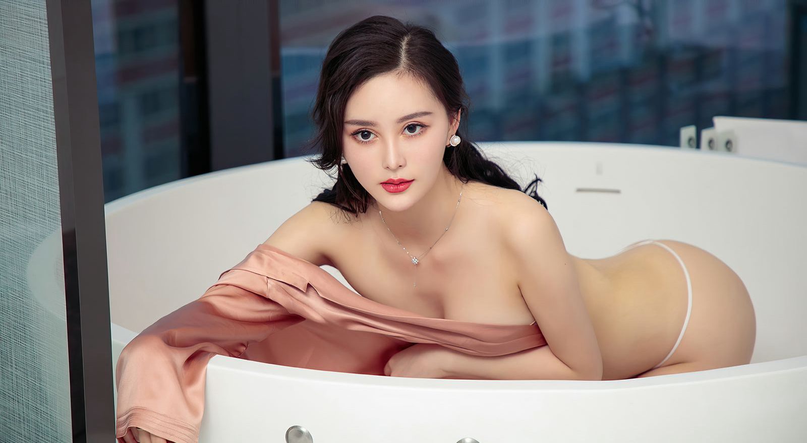 風騷情趣內衣美女少婦誘惑大奶巨乳性感私房寫真