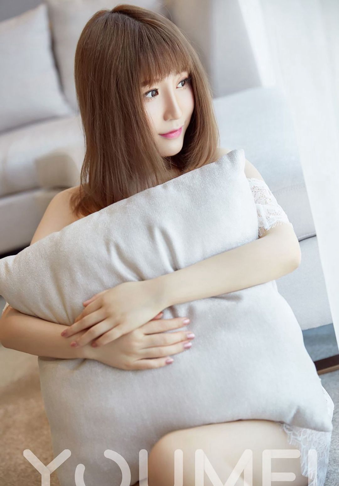 緋月桜-Cherryのセクシーなレース情趣下着が誘惑する巨乳の高画質画像