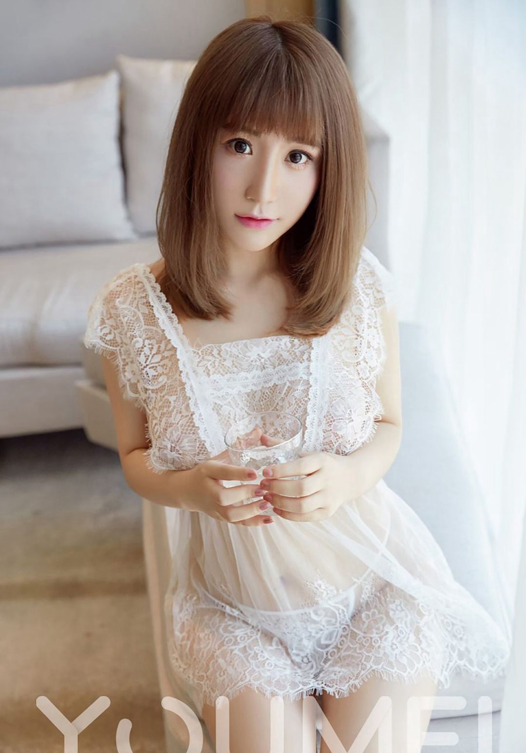 緋月桜-Cherryのセクシーなレース情趣下着が誘惑する巨乳の高画質画像