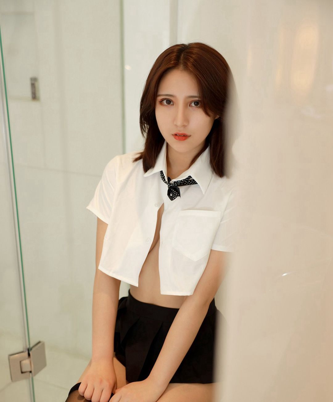 จิวจิ่ว เอมี่ สาวสวย น้ำผึ้งนูนขึ้น ภาพยั่วเย้า ถุงน่องดำ ความคมชัดสูง หน้าอกใหญ่