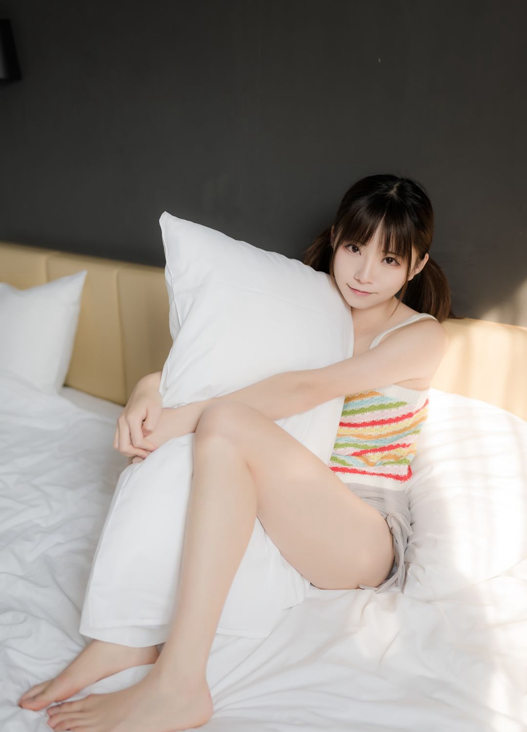 Miaotang Film High-Value Double Ponytails Large-Scale Cosplay Private Fair-Skinned Beautiful Legs Photobook
