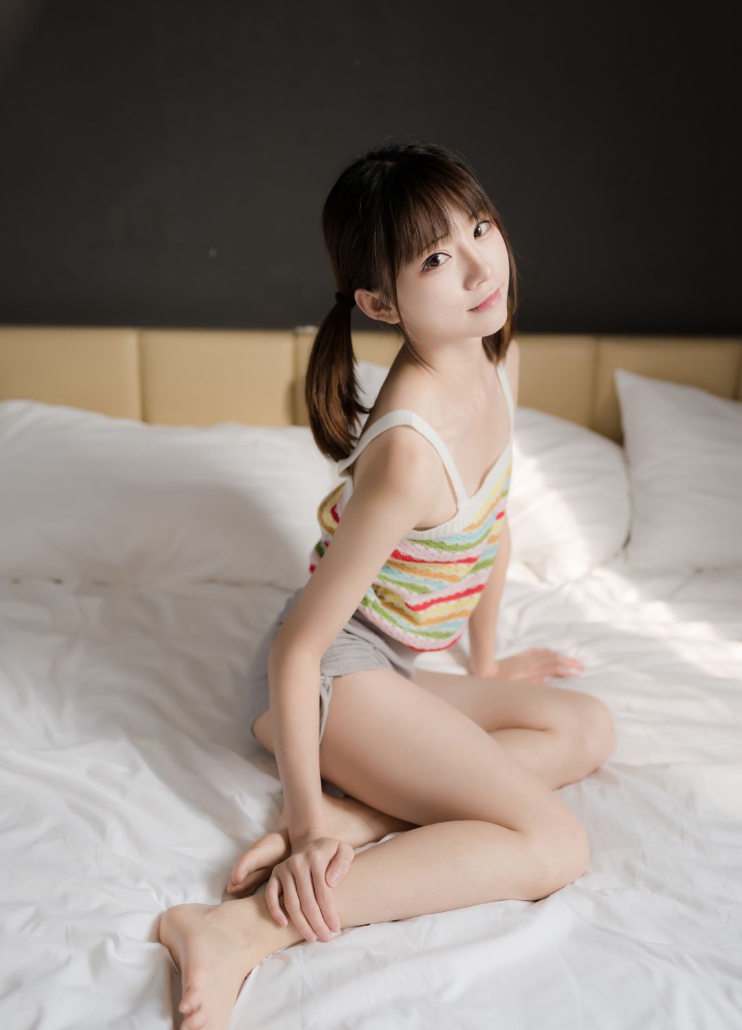 喵糖映画高顏值雙馬尾大尺度COS私房白嫩皮膚美腿寫真