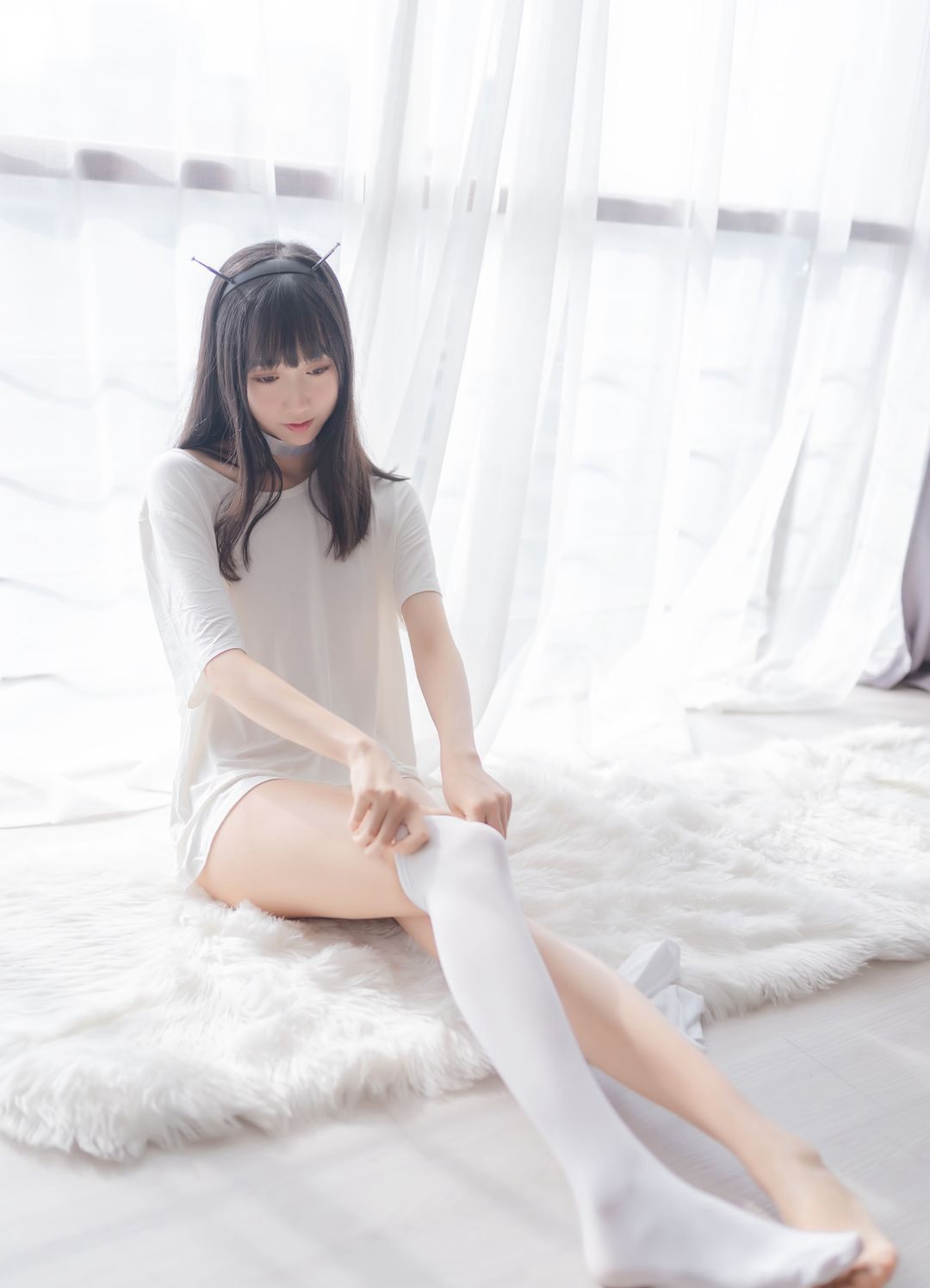Ảnh cosplay mỹ nữ quyến rũ với mông đẹp, chân dài, da trắng mịn, hình ảnh lớn尺度 phúc lợi.
