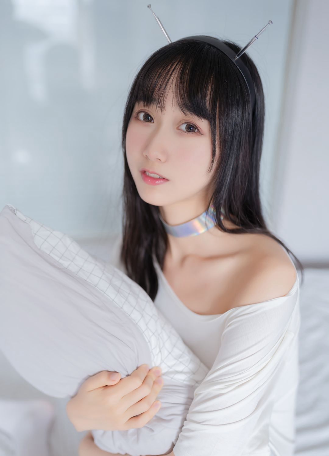 白絲 COS 美女誘惑美臀美腿嫩白白皙皮膚大尺度福利圖