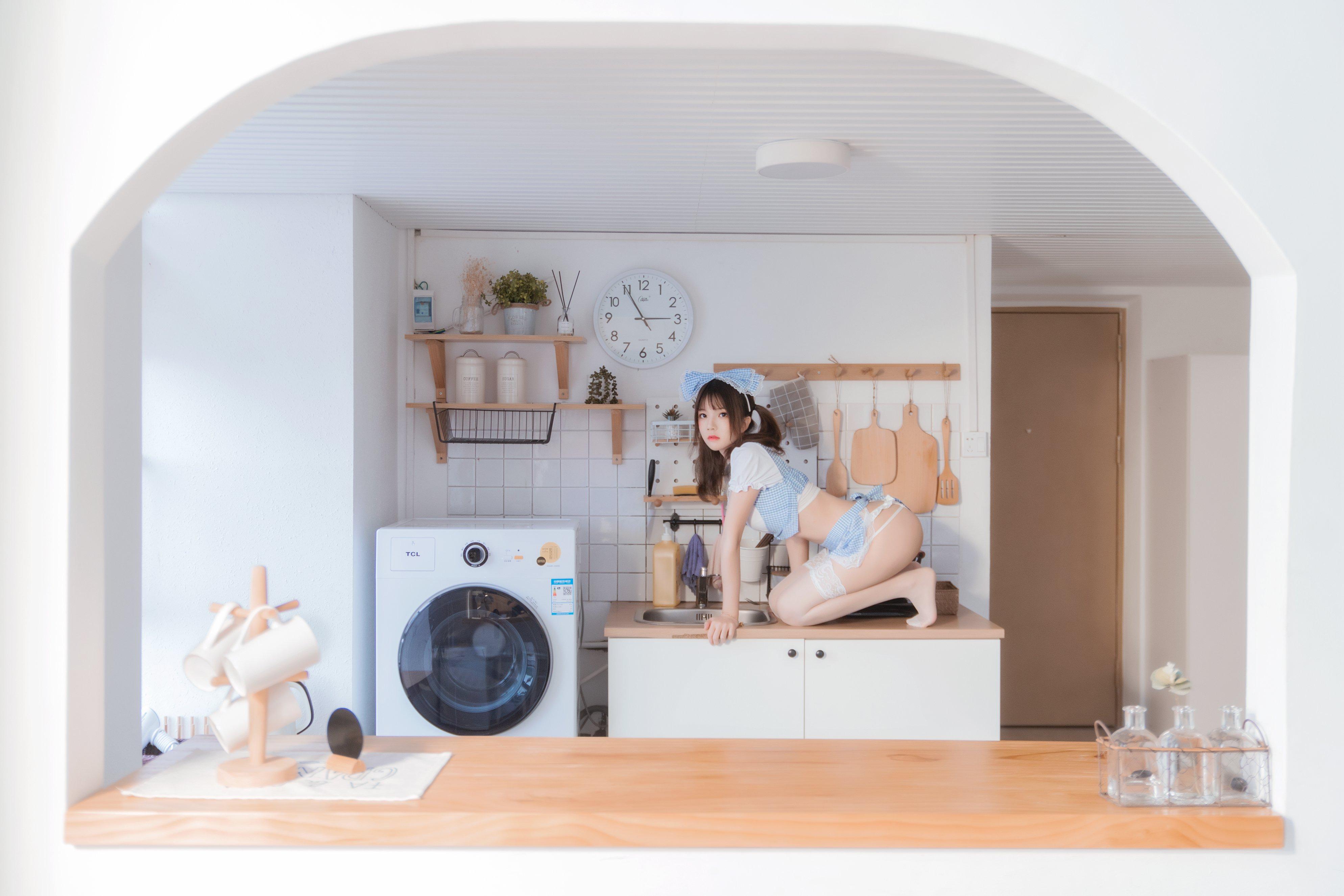 Yingtao Miao - Wind by the Ear + Little Delicate Wife 61P