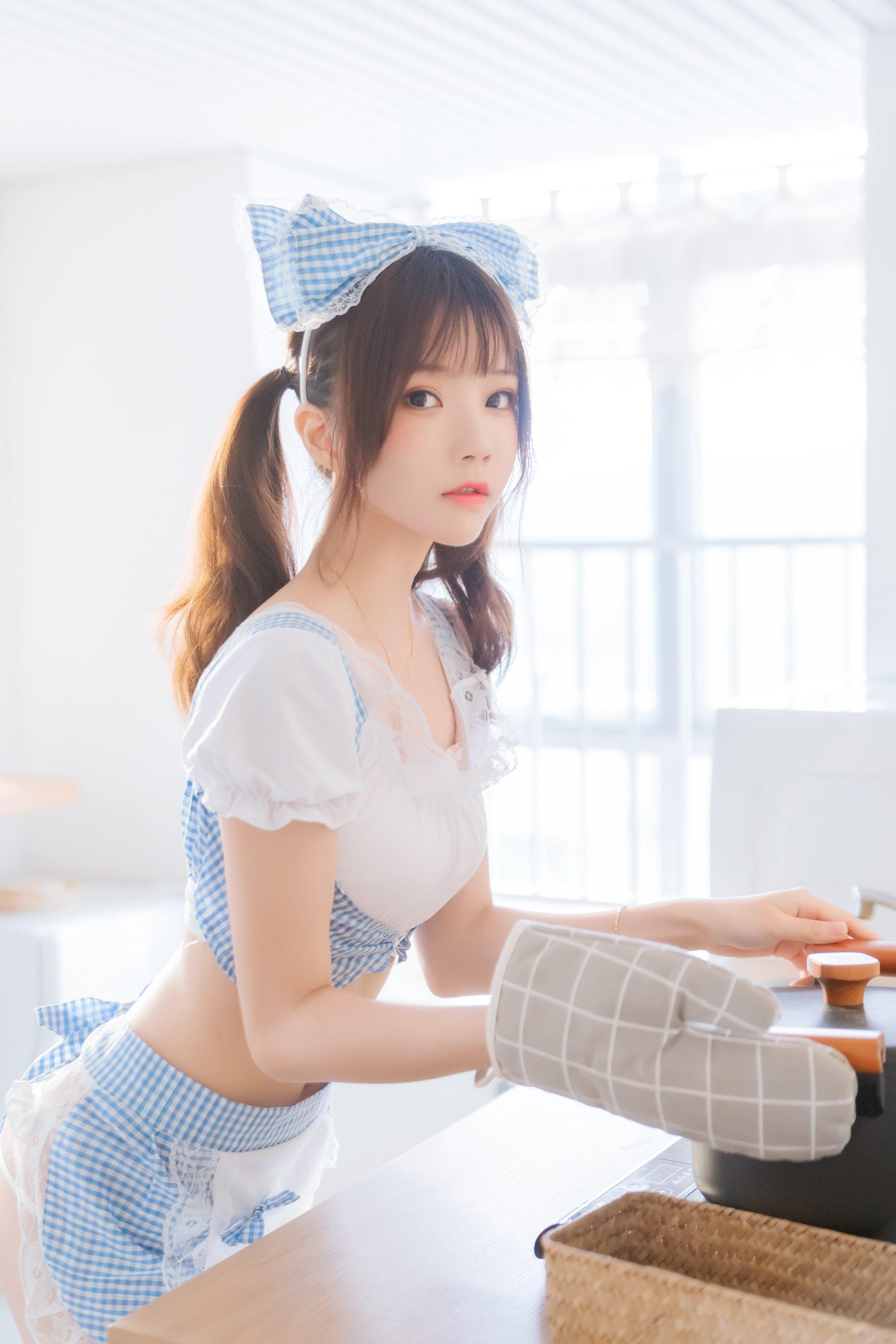 Yingtao Miao - Wind by the Ear + Little Delicate Wife 61P