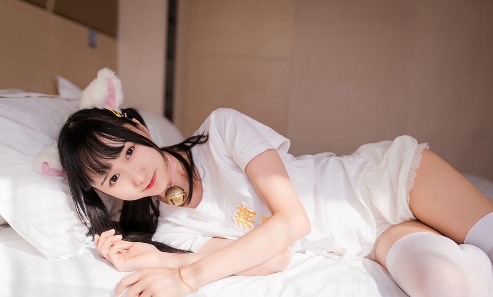 可愛いJK白絲大規模コス福利 桜桃喵猫系白絲ストッキング写真