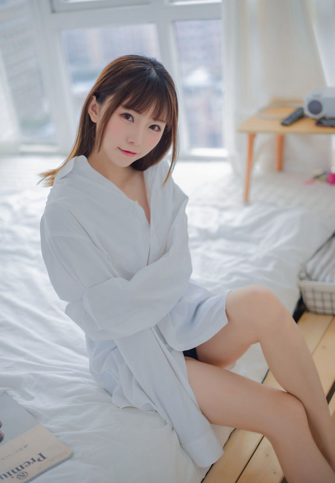 白嫩女神 COSER 綺太郎 性感嫩白美腿白皙玉足大尺度寫真