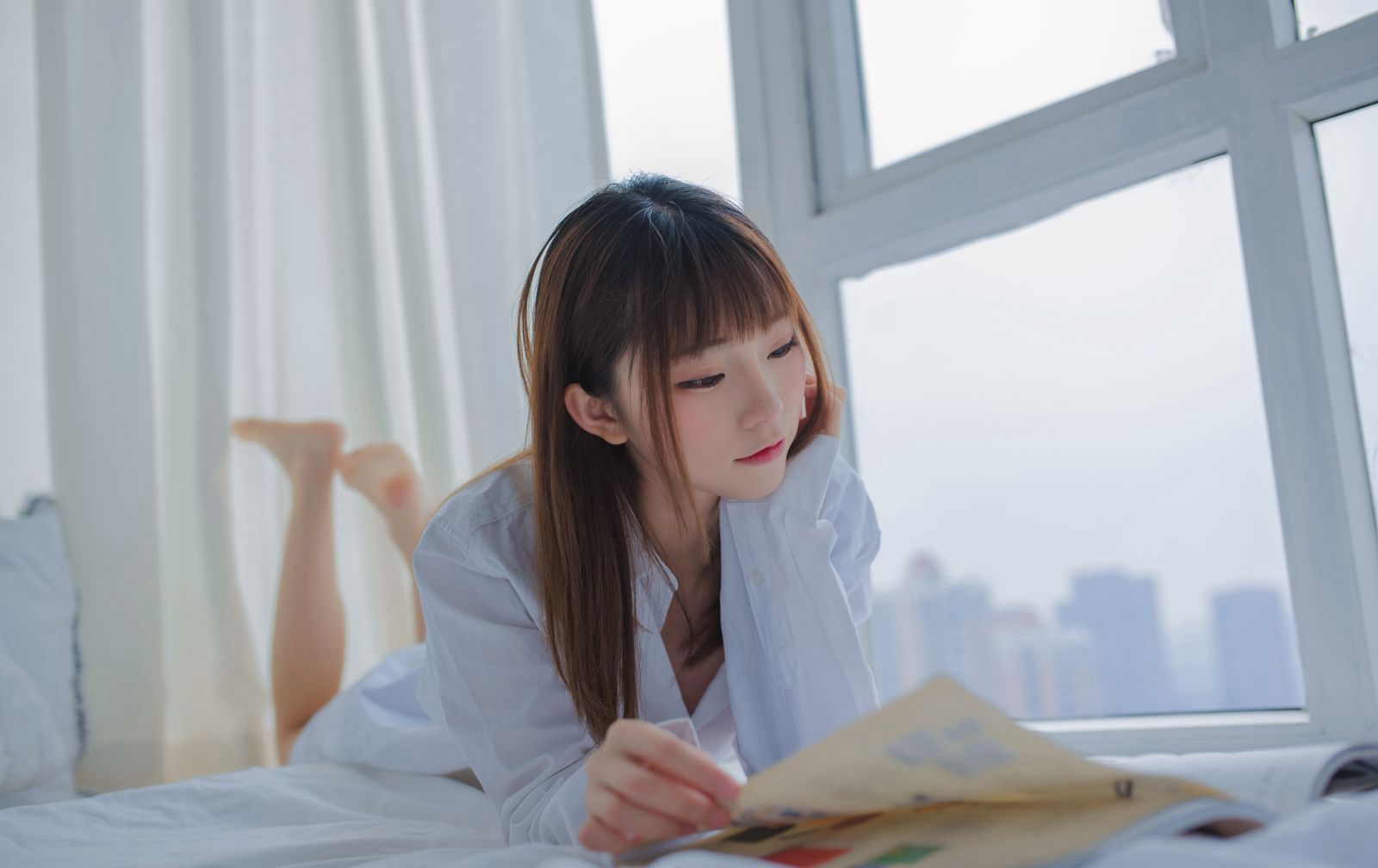 白嫩女神 COSER 綺太郎 性感嫩白美腿白皙玉足大尺度寫真