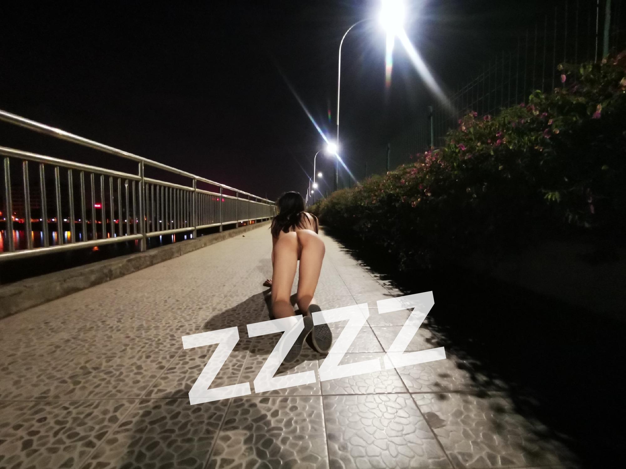 廣州情侶『ZZZZ』全裸露出 126P