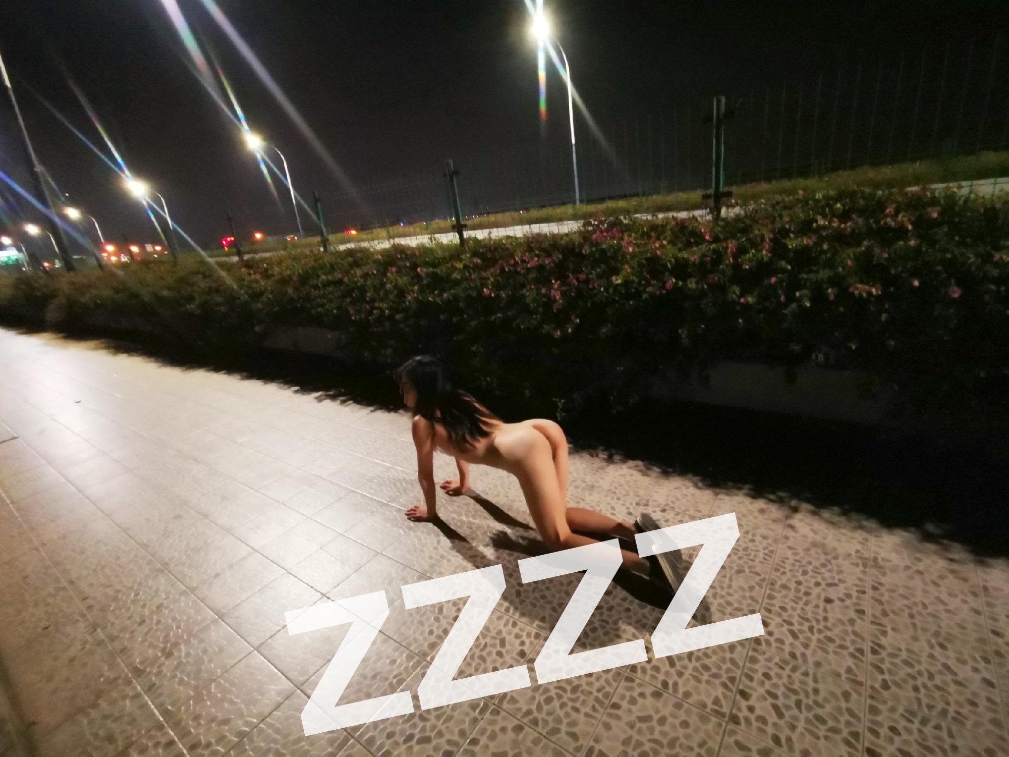 廣州情侶『ZZZZ』全裸露出 126P