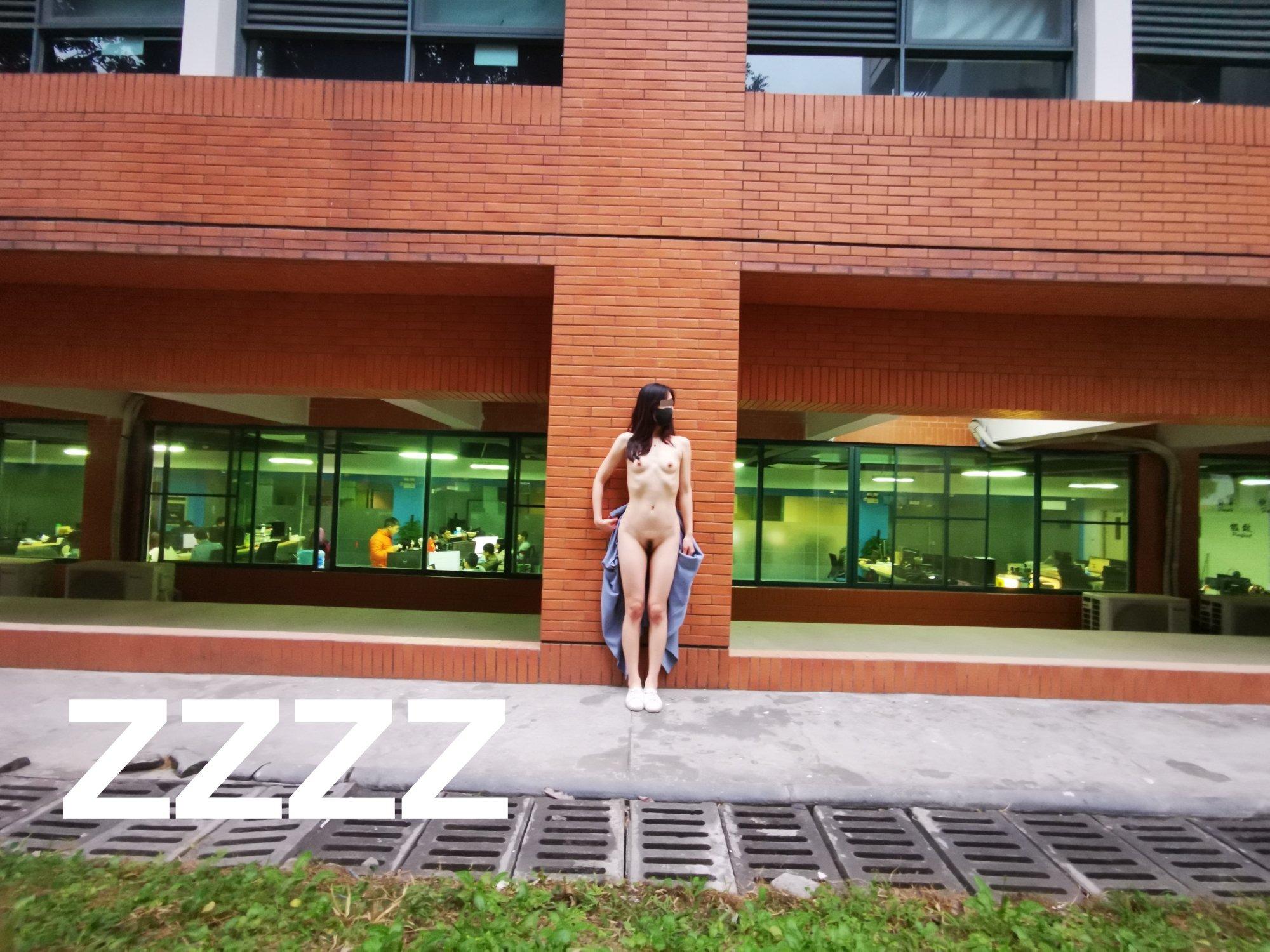 Guangzhou Couple "ZZZZ" Full Nude Exposure 126P