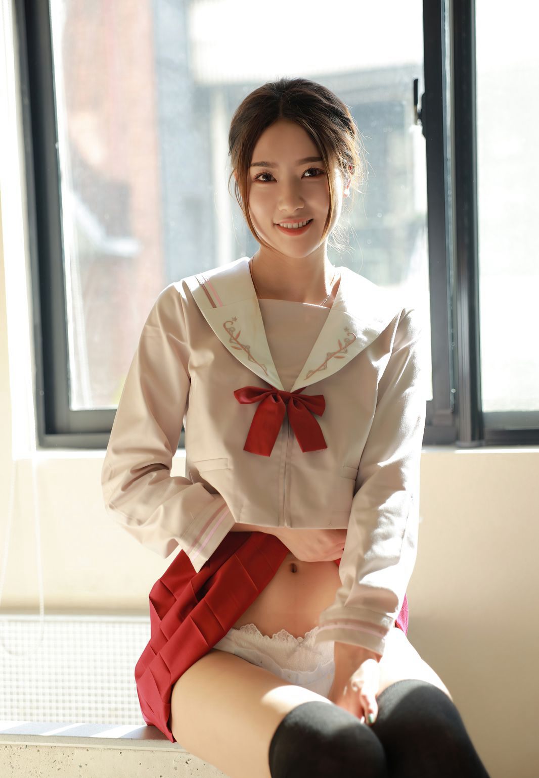 Fang Zixuan High-Value Fresh and Pure Goddess Sexy Pleated Skirt Photos