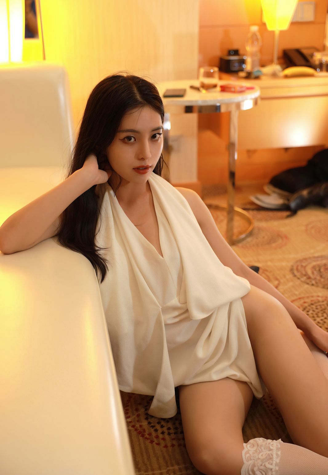 White lace thong, high-value girl, high-end hotel, sexy white silk foot fetish