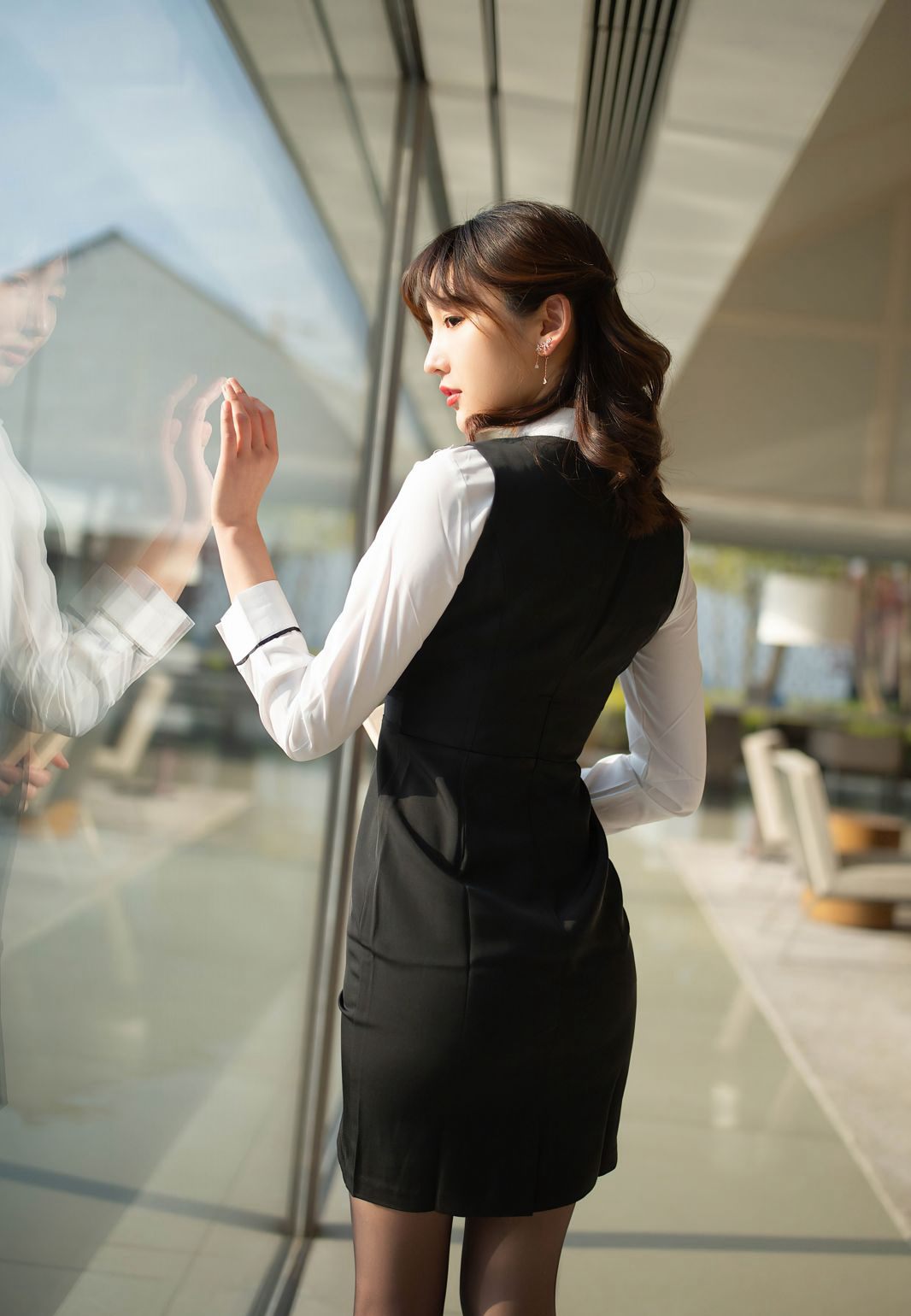 Lục Huyền Huyền đồng phục thư ký tất đen giày cao gót chân sexy đẹp chân ngọc chân cực phẩm tình thú cơ thể con người