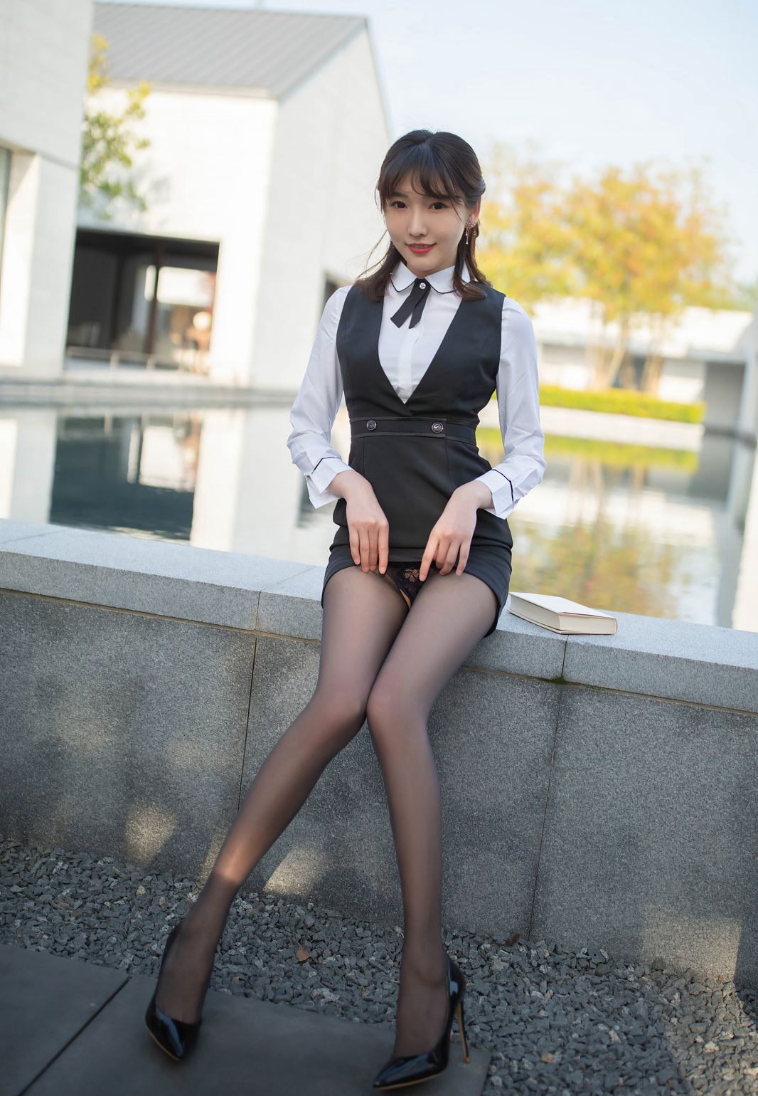 ルクシュアンシュアンの制服秘書、黒ストッキング、高跟靴、セクシーな美脚、玉足、極品の情趣人体