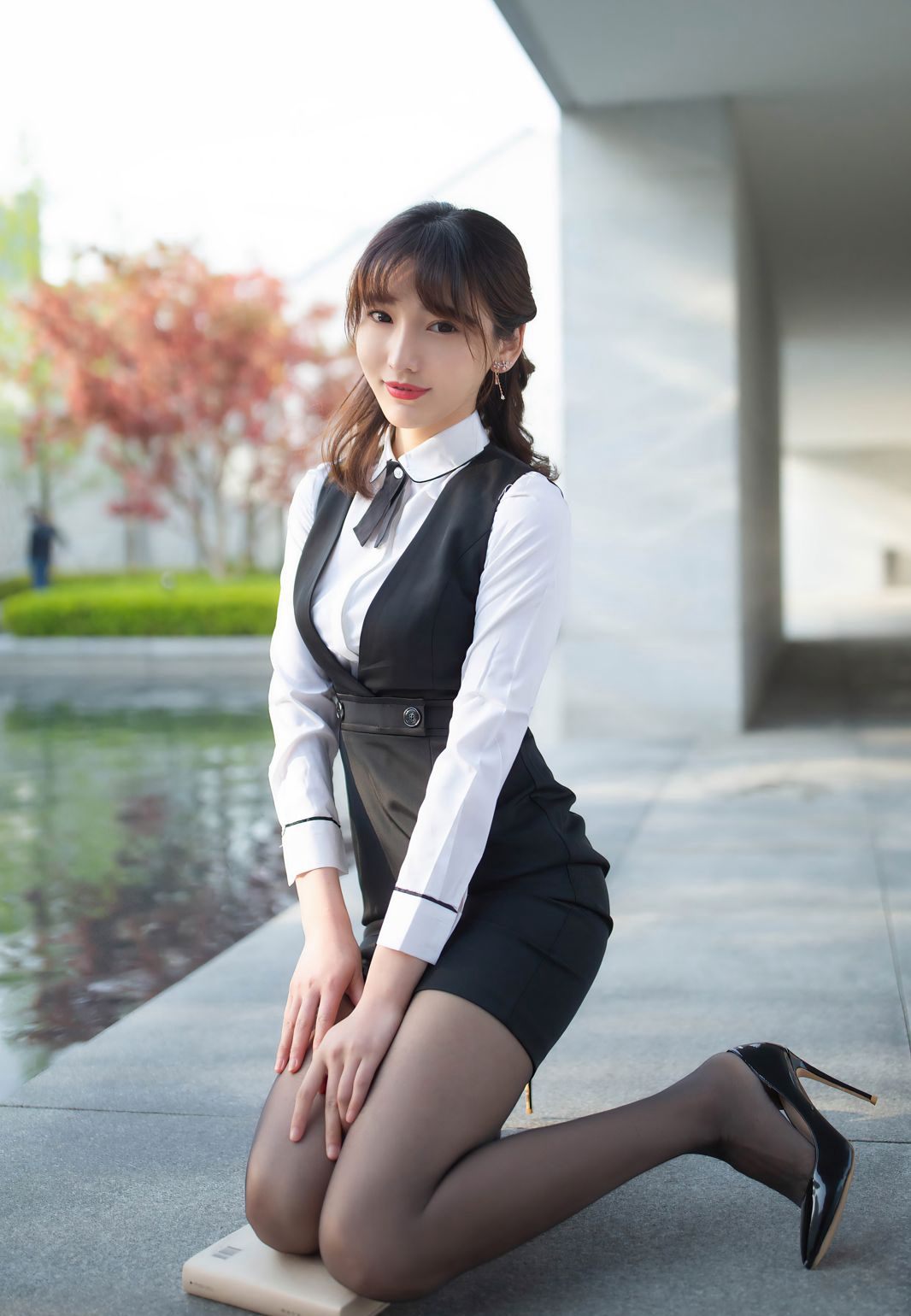 ルクシュアンシュアンの制服秘書、黒ストッキング、高跟靴、セクシーな美脚、玉足、極品の情趣人体