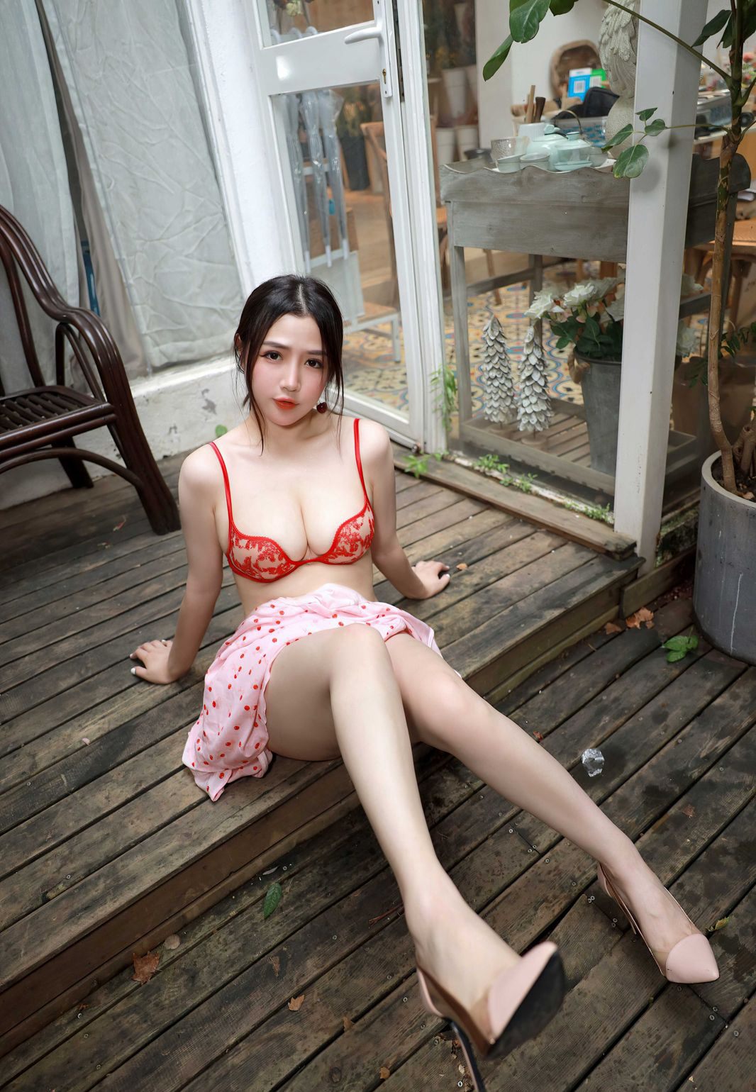 蛋糕cake性感紅色情趣內有豐滿嫩白風騷大奶人體