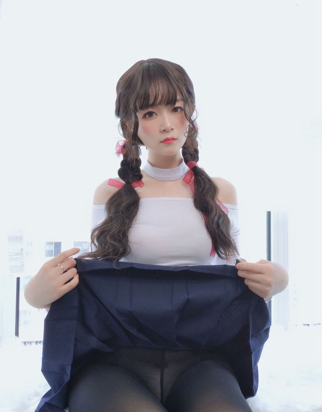 2020 Baiyin 81 Black Silk Stockings Beautiful Legs Super Beautiful Sexy Full Huge Breasts Welfare Pictures