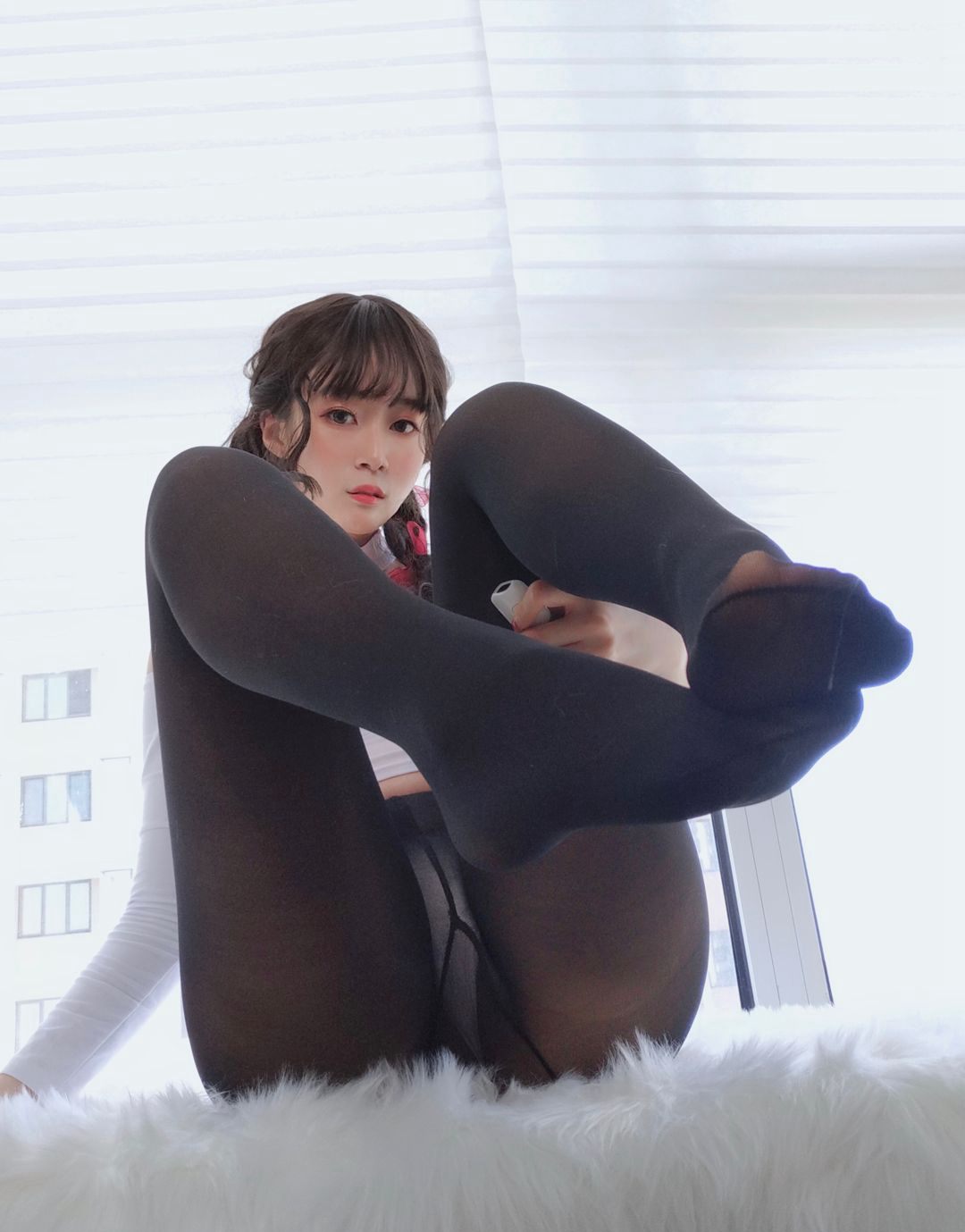 2020 Baiyin 81 Black Silk Stockings Beautiful Legs Super Beautiful Sexy Full Huge Breasts Welfare Pictures