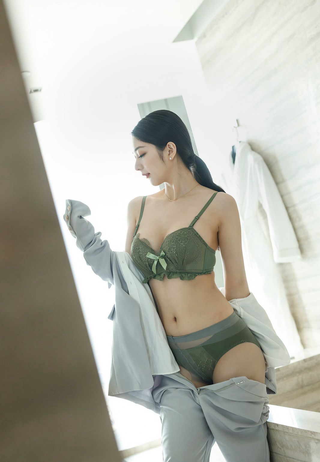 Ai Mi She Angela Xiao Reba 2020 Premium Gray Stockings Jade Feet Thong Plump Buttocks