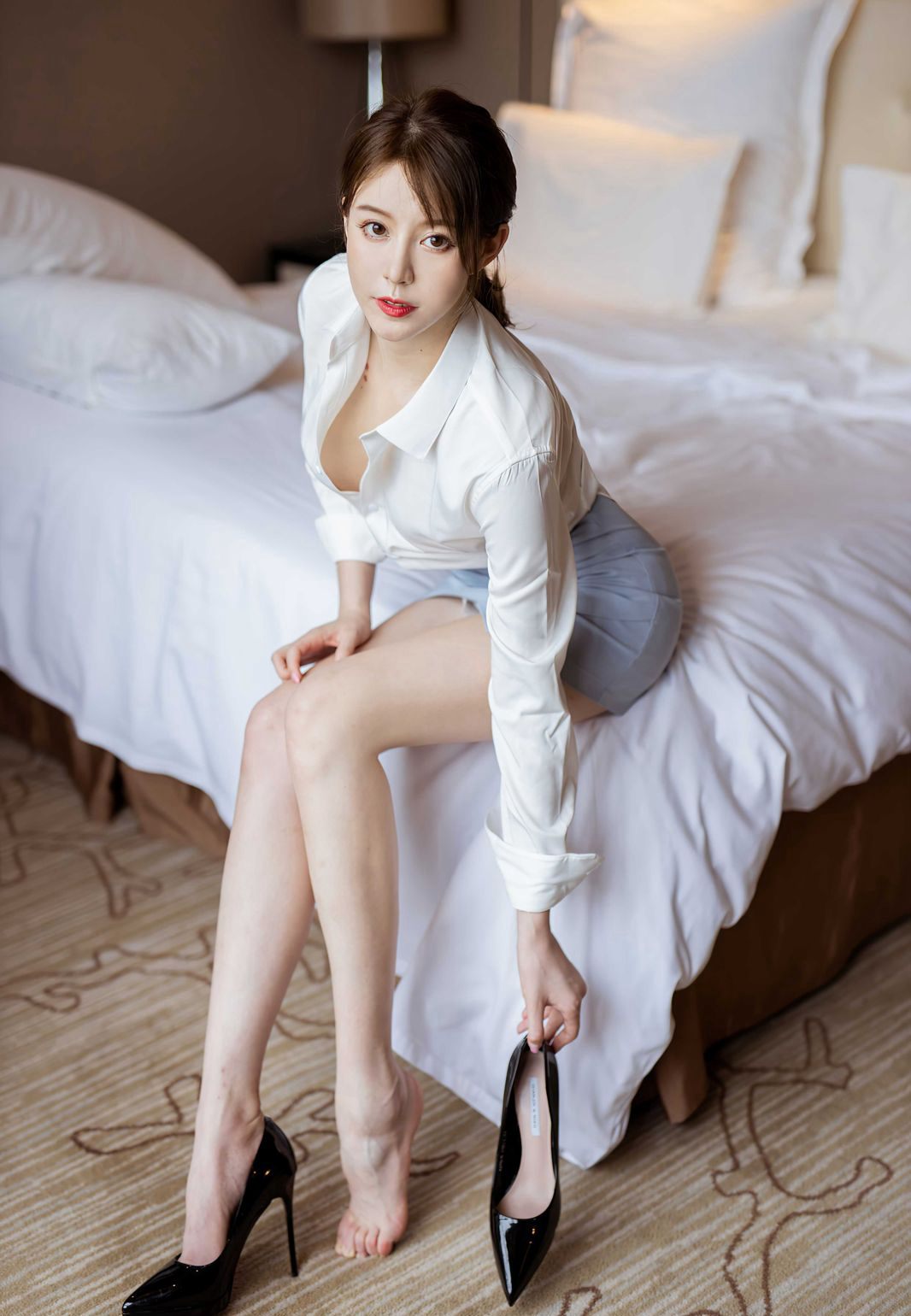 yoo優優制服誘惑短裙2020肉絲襪美腿高跟極品內衣美女
