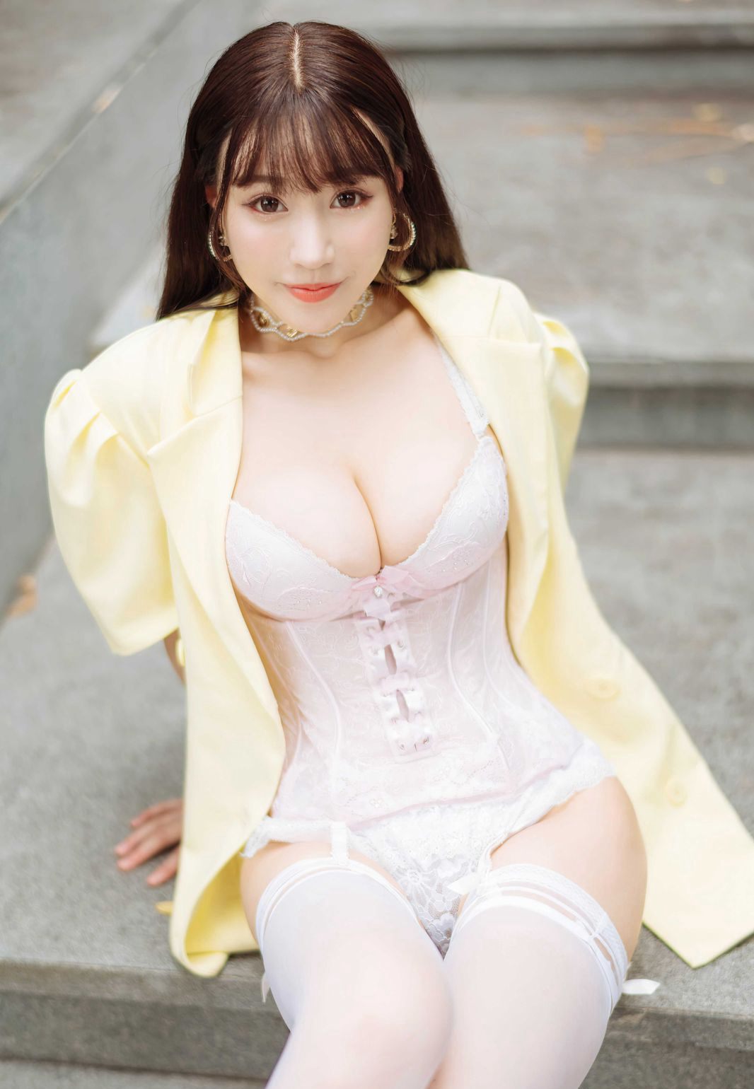 朱可兒Flower白絲巨乳誘惑豐滿微胖身材高清美腿圖片