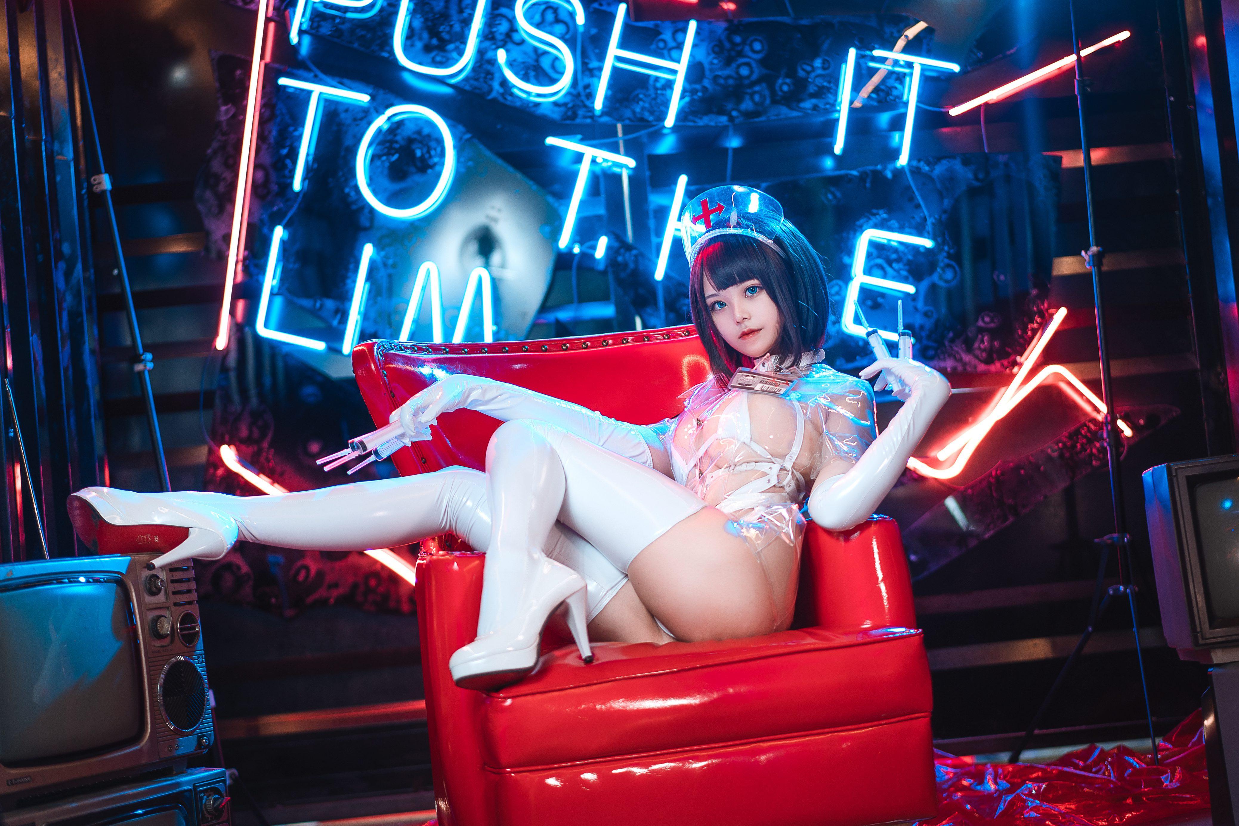 Mizhi Maoqiu Vol.042: White Transparent Nurse 52P