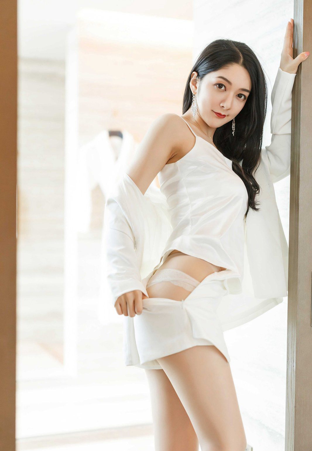 小熱巴の愛蜜社2020 高画質 肉色ストッキング 長脚 嫩模 扇情的なポーズ 高画質 玉足