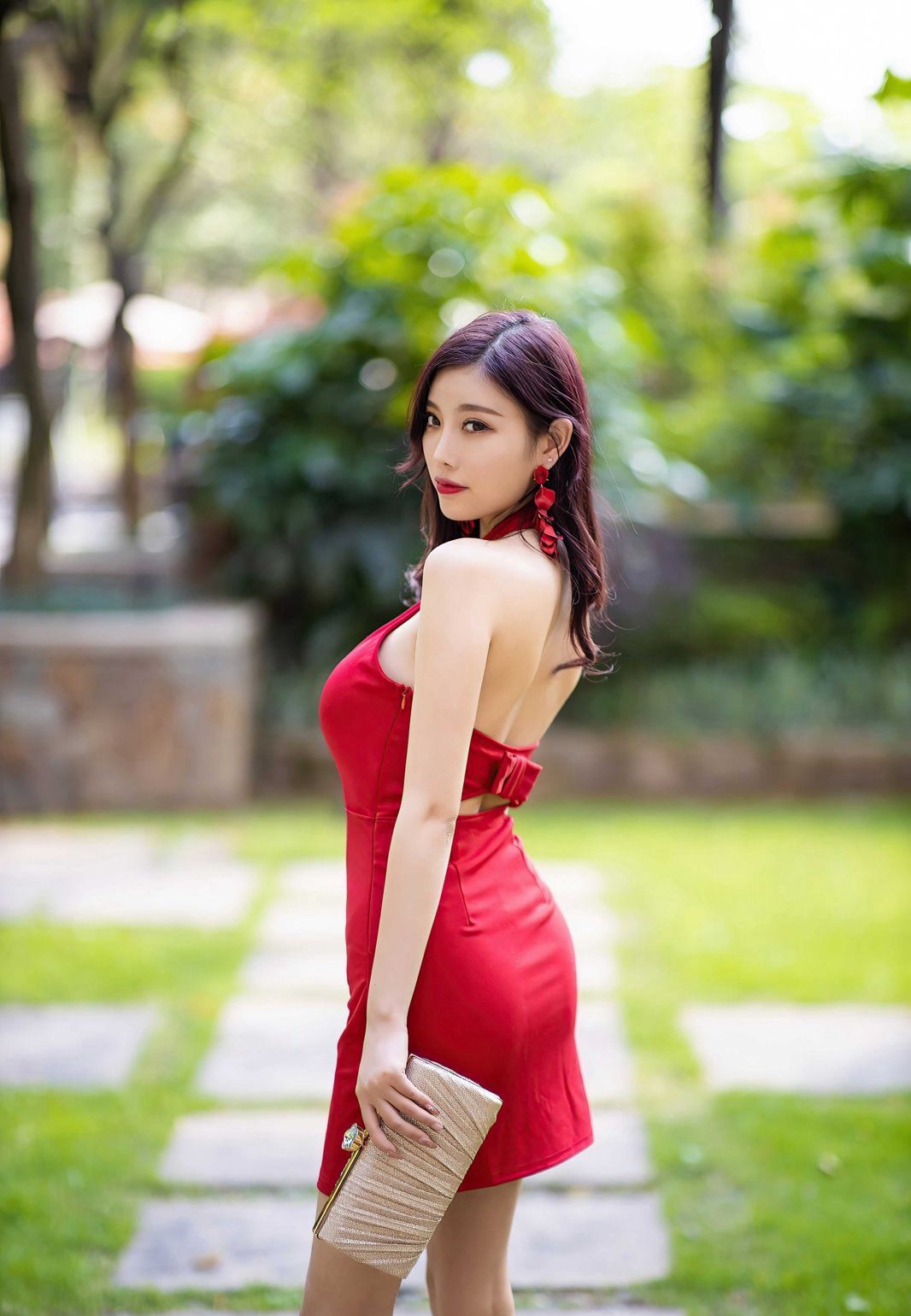 Yang Chenchen sugar sexy red lace thong top-quality perky buttocks long legs high heels human body