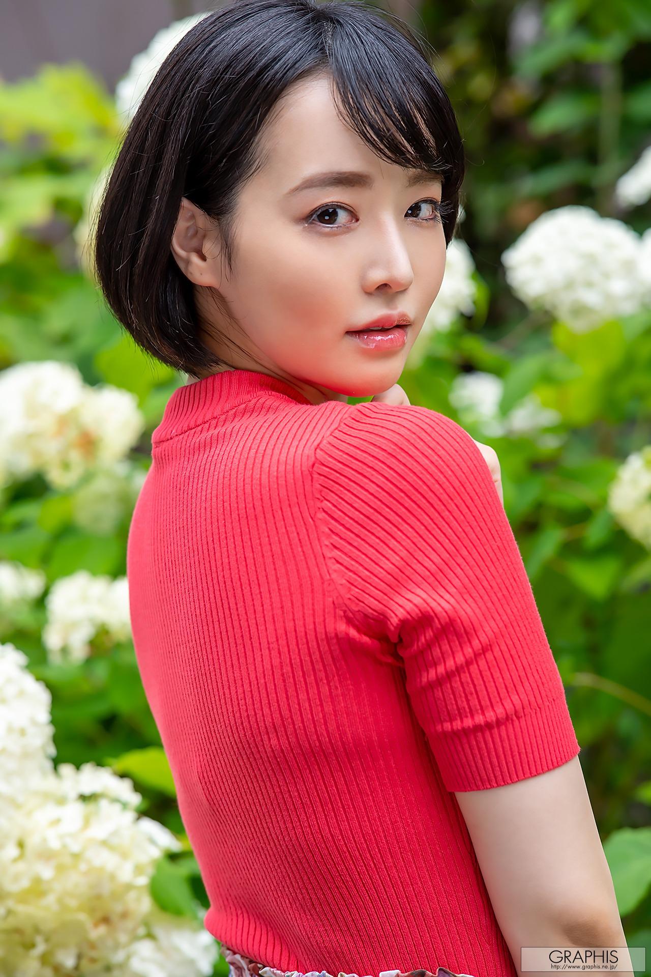 Graphis] First Gravure – Tsubaki Sannomiya [160 Pages