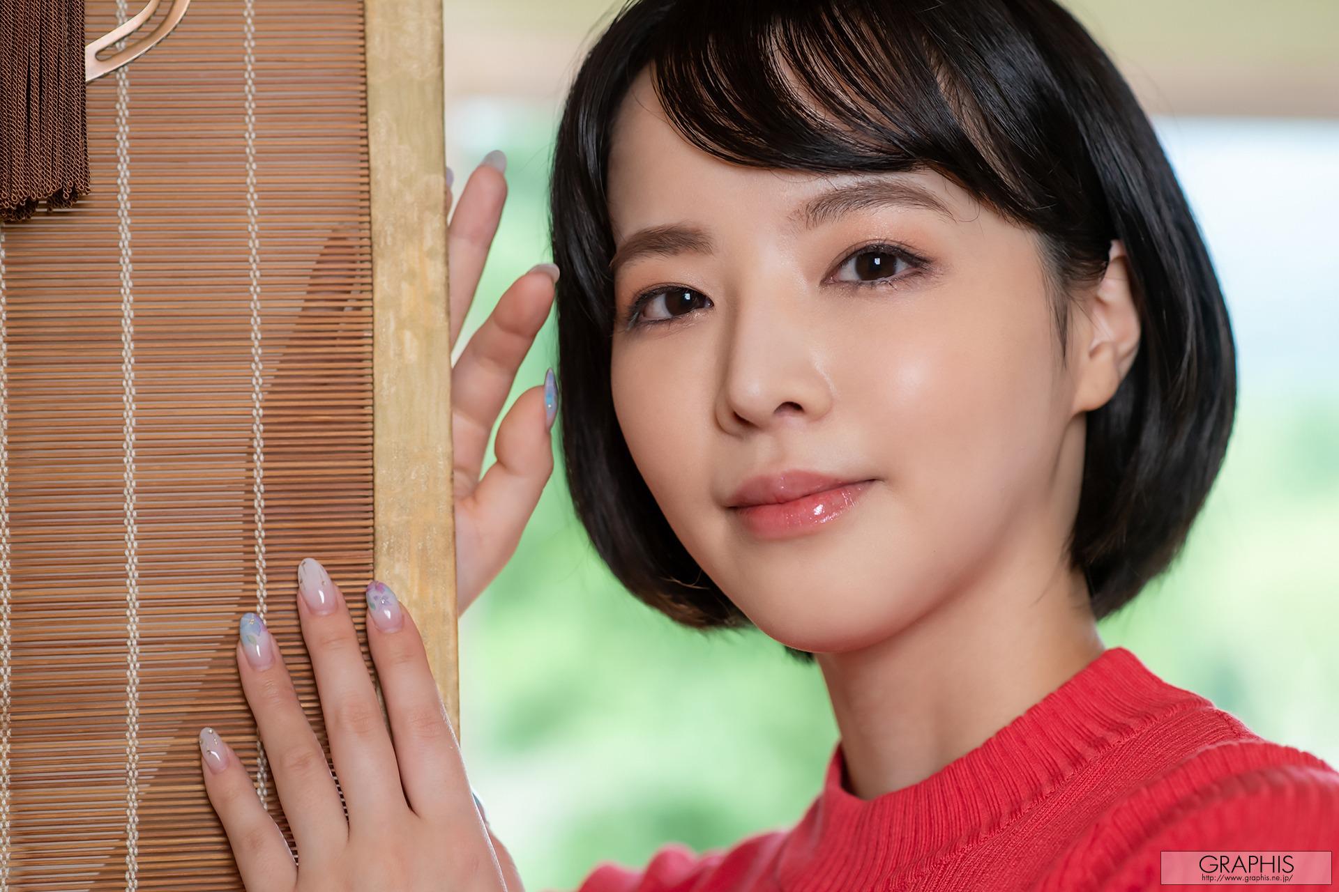 Graphis] First Gravure – Tsubaki Sannomiya [160 Pages