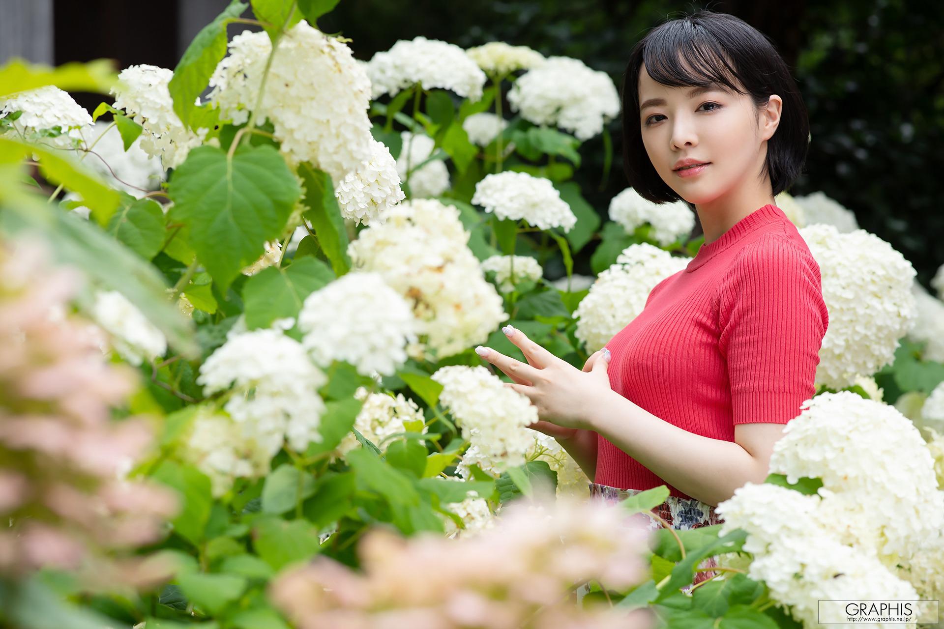 Graphis] First Gravure – Tsubaki Sannomiya [160 Pages
