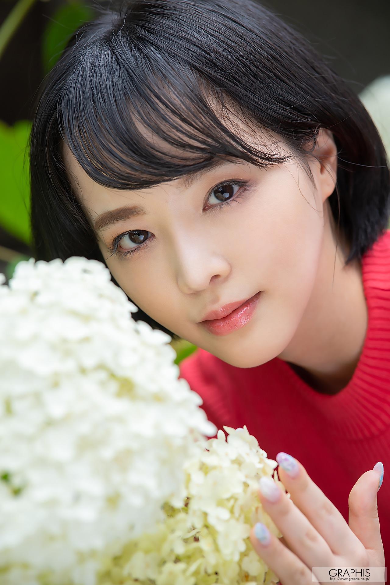 Graphis] First Gravure – Tsubaki Sannomiya [160 Pages
